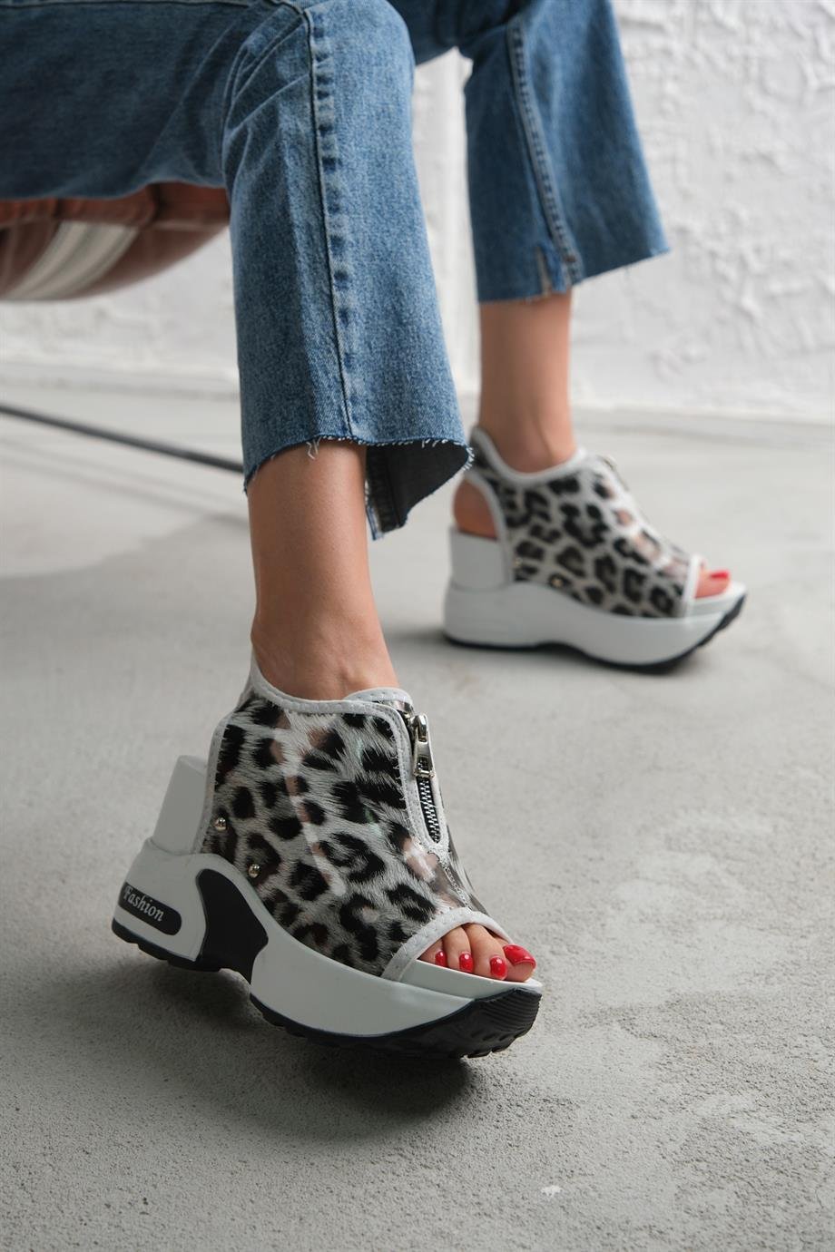 Modanizm Falb Zebra Desenli Spor Sandalet