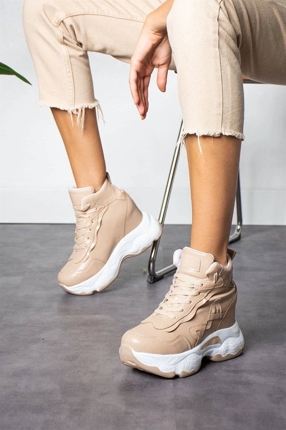 Brandy Krem Gizli Topuklu Spor Bot