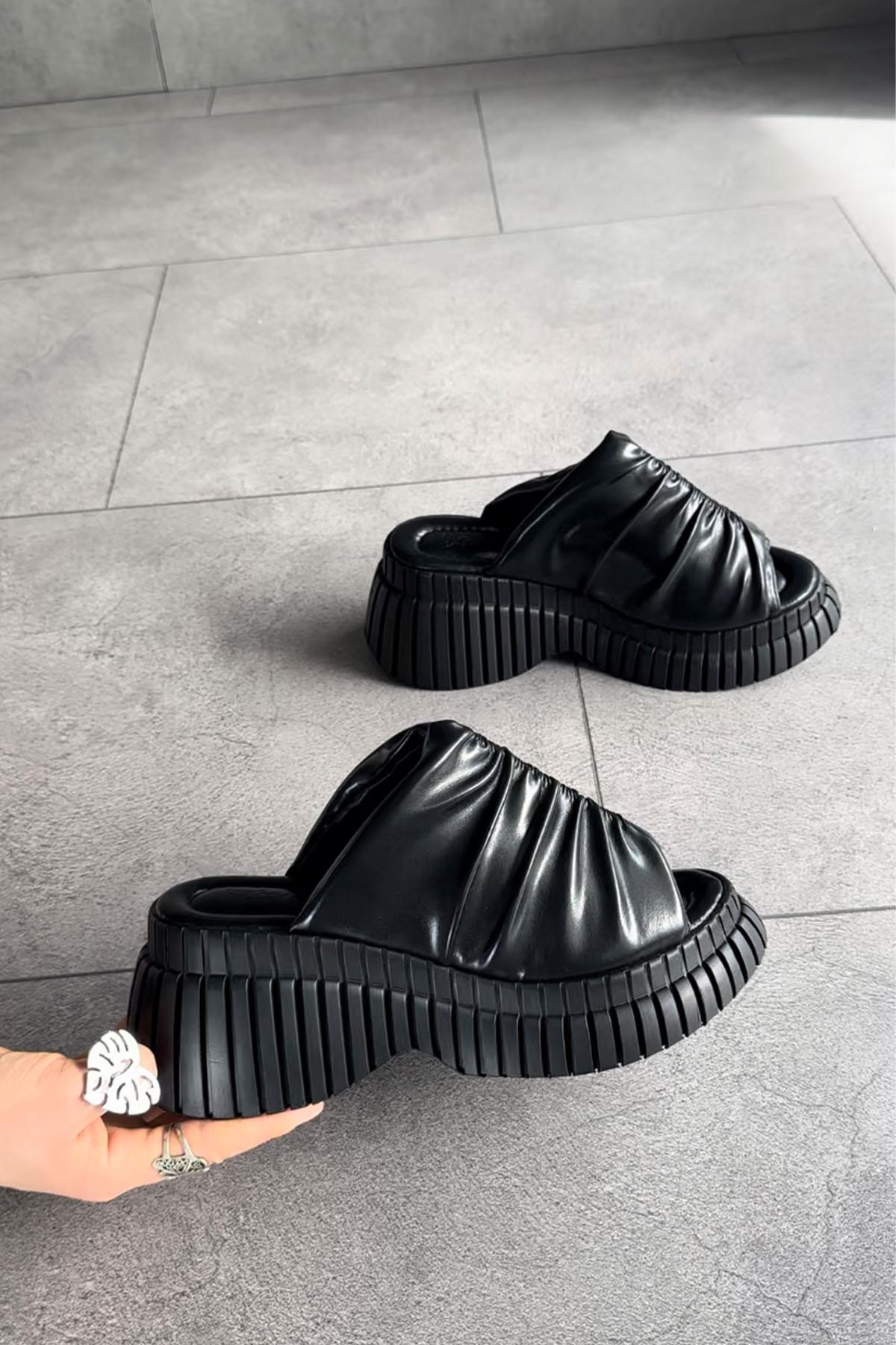 Modanizm Rous Siyah Dolgu Topuklu Terlik