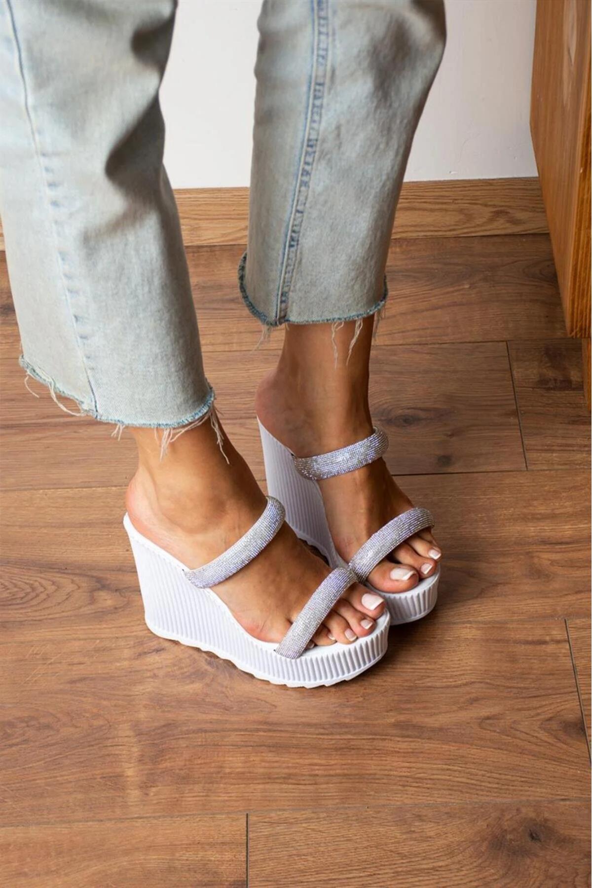 Serena Dolgu Topuklu Terlik