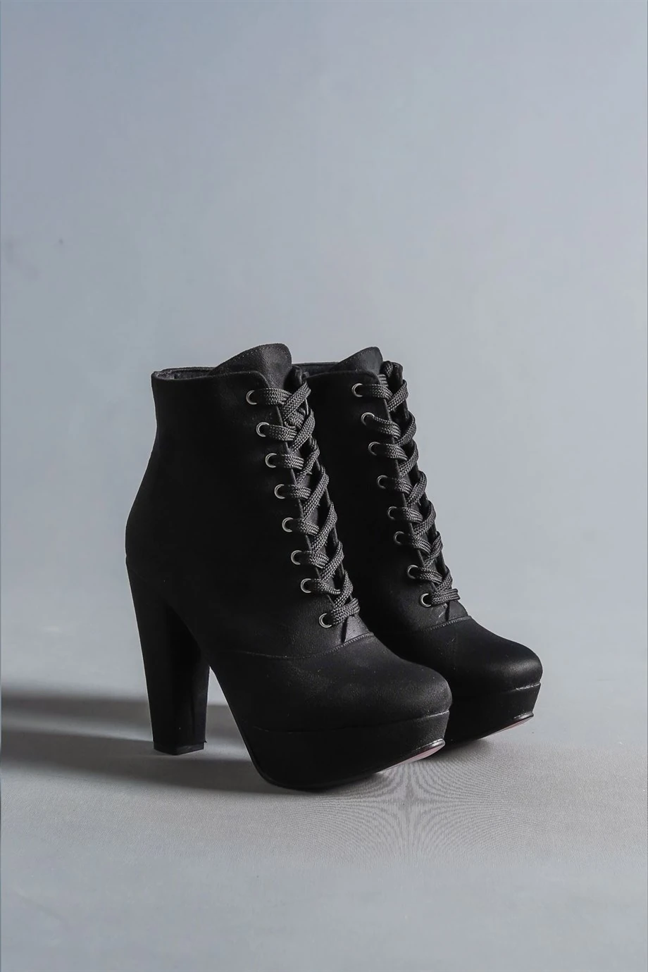 Crystal Siyah Topuklu Süet Bot