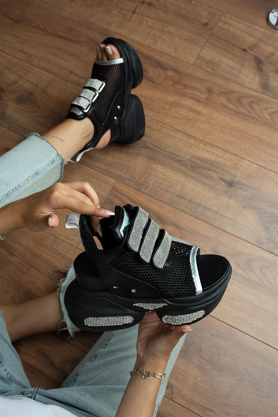 Modanizm Zagred Dolgu Topuklu Siyah Spor Sandalet