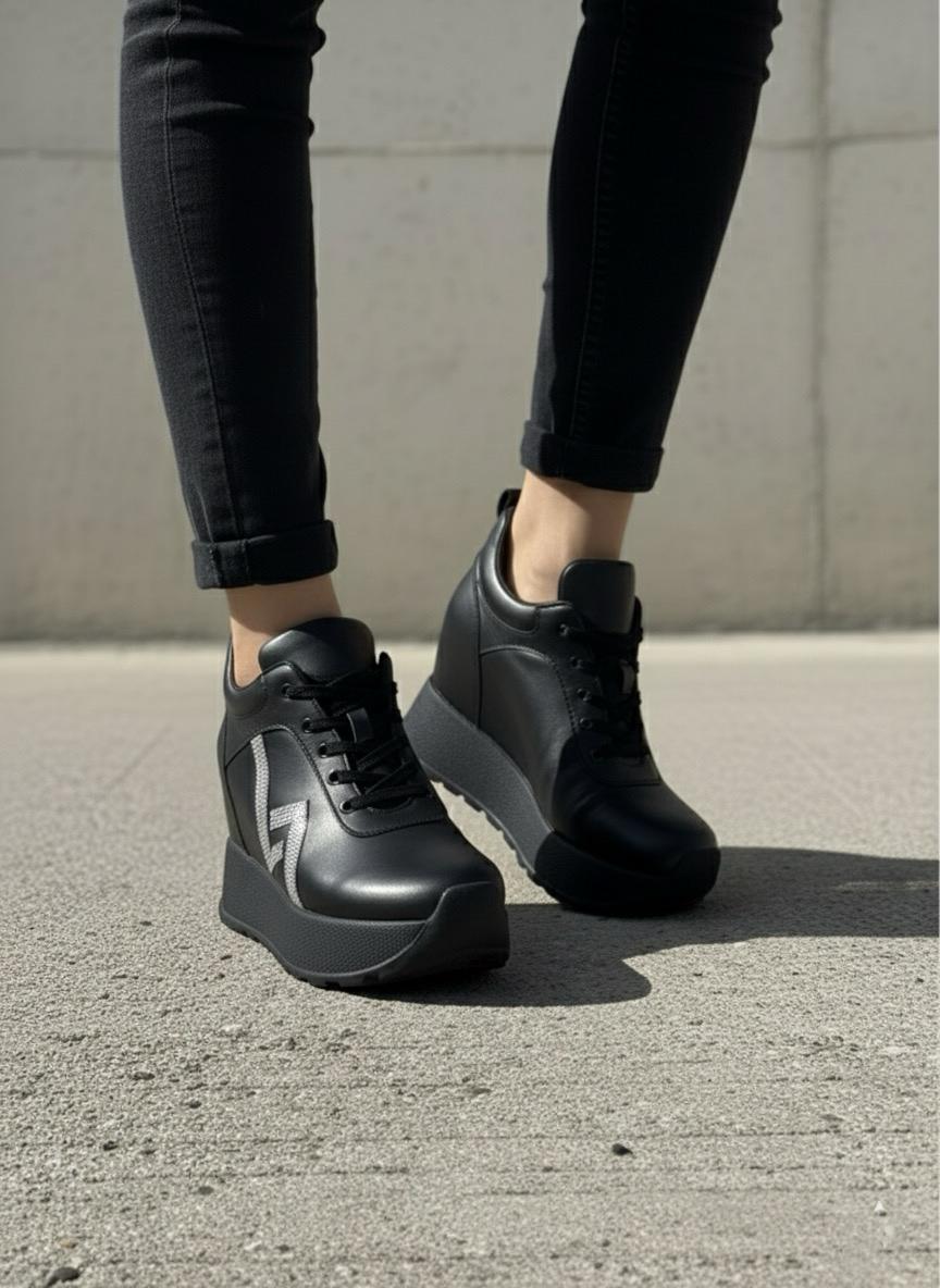 Modanizm Velenia Deri Siyah Gizli Topuklu Spor Ayakkabı