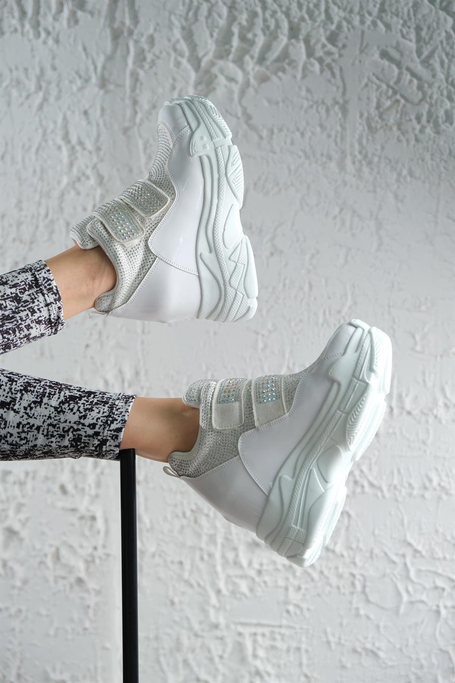 Modanizm Luci Gizli Topuklu Beyaz Spor Ayakkabı