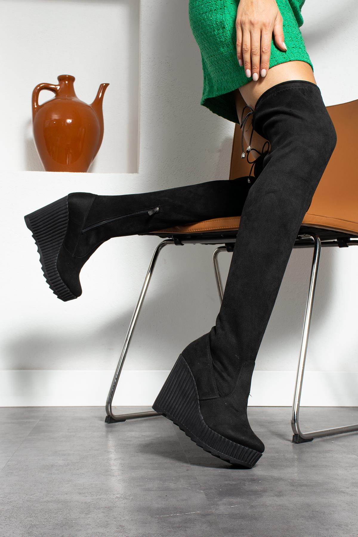 Armazil Siyah Dolgu Topuklu Süet Çizme