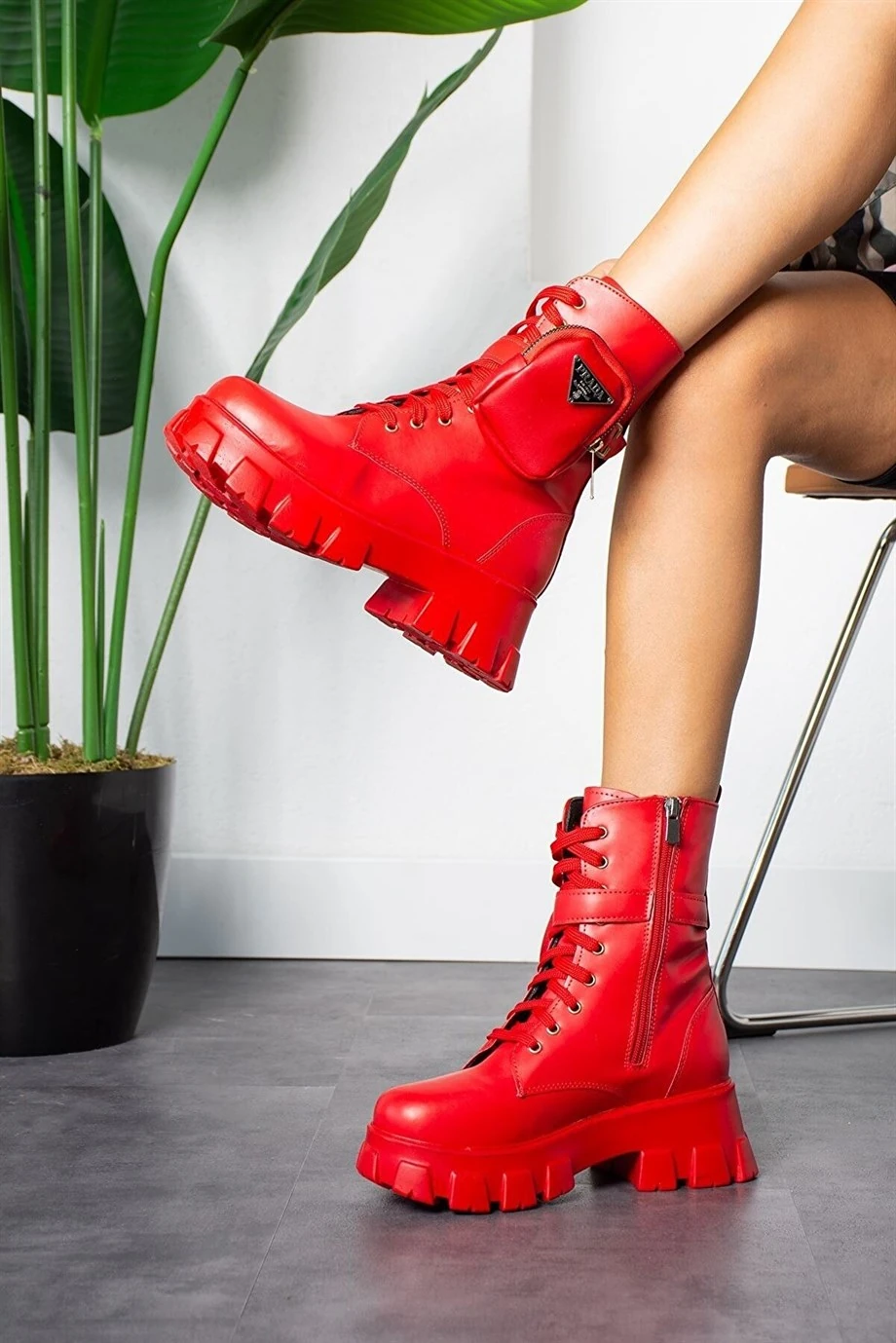 Alesta Dolgu Topuklu Kırmızı Deri Bot