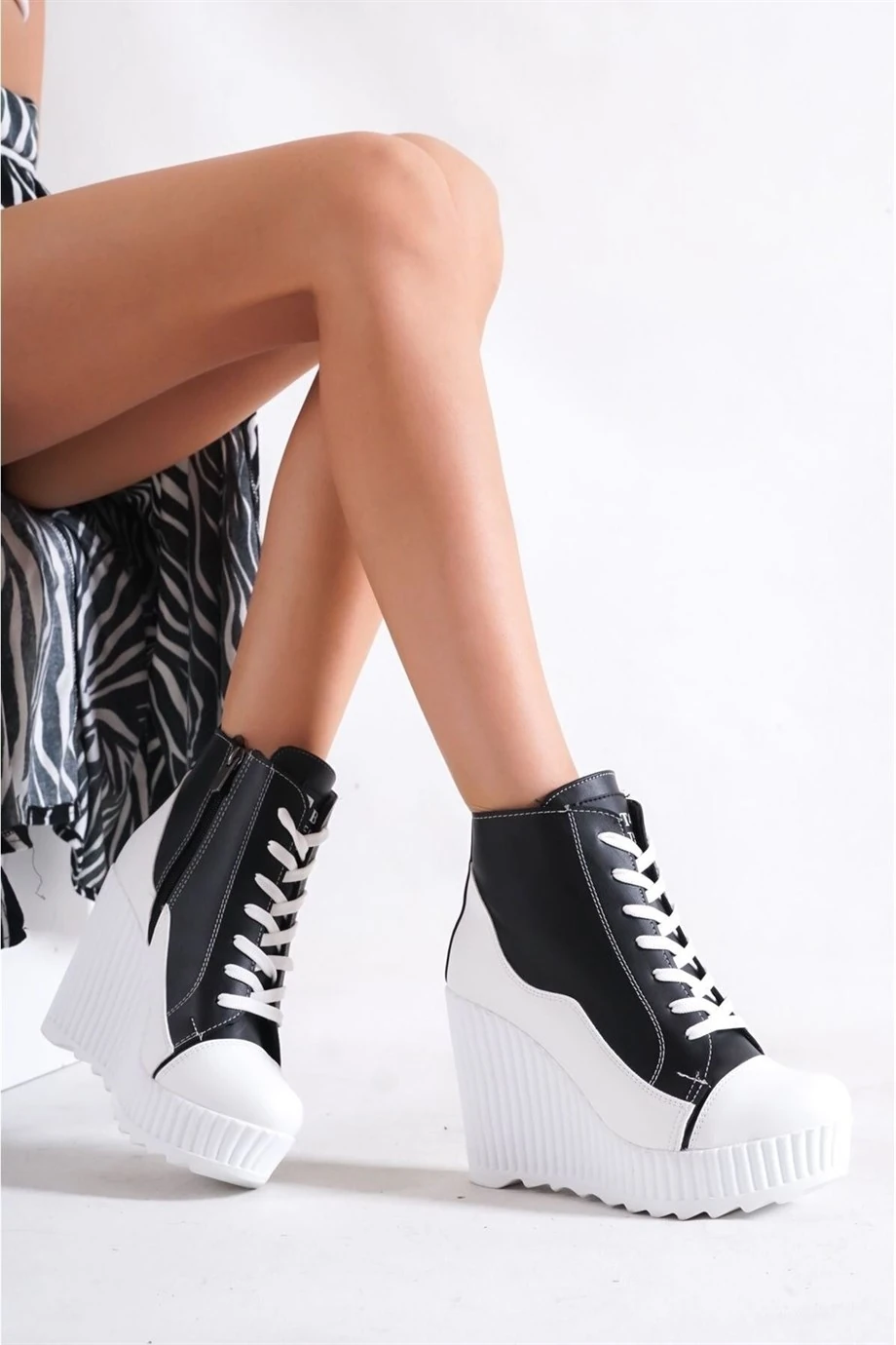 Stacy Siyah Dolgu Topuklu Bot