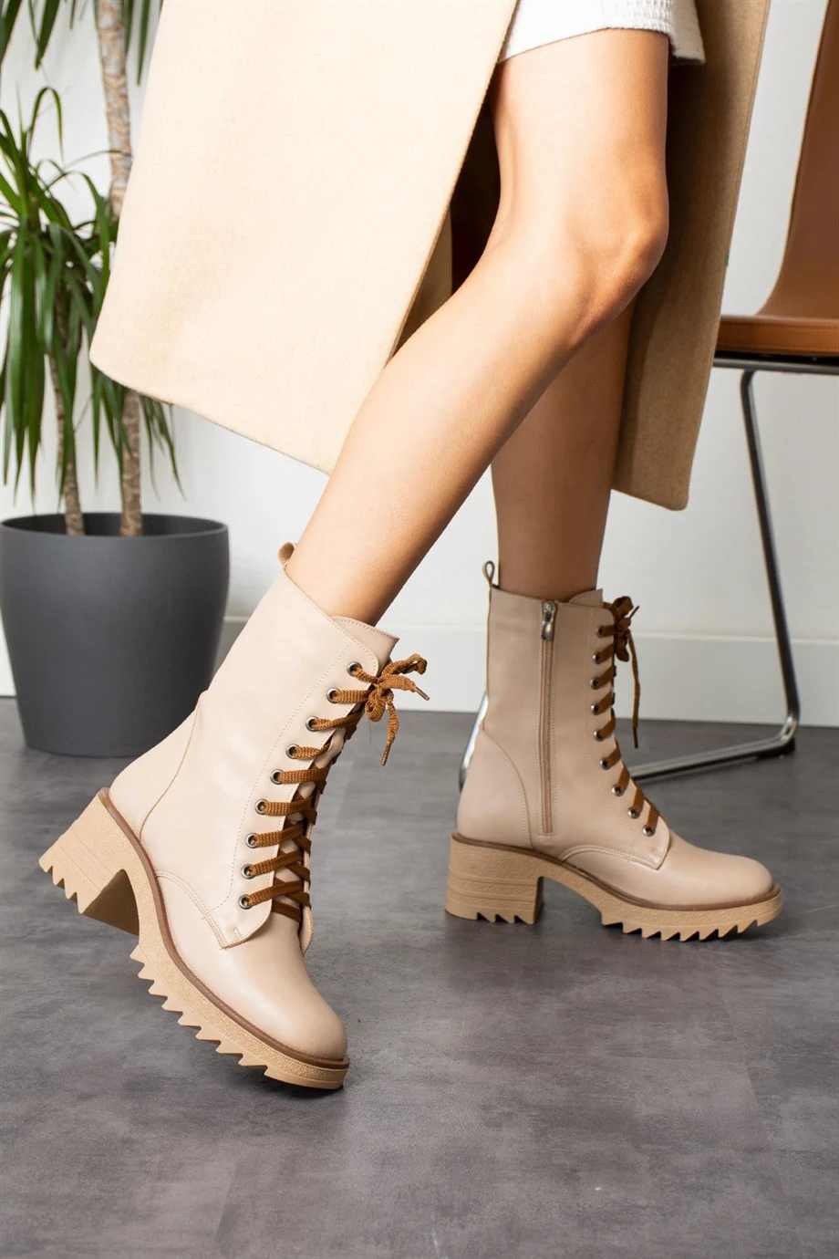 Eowine Krem Topuklu Bot