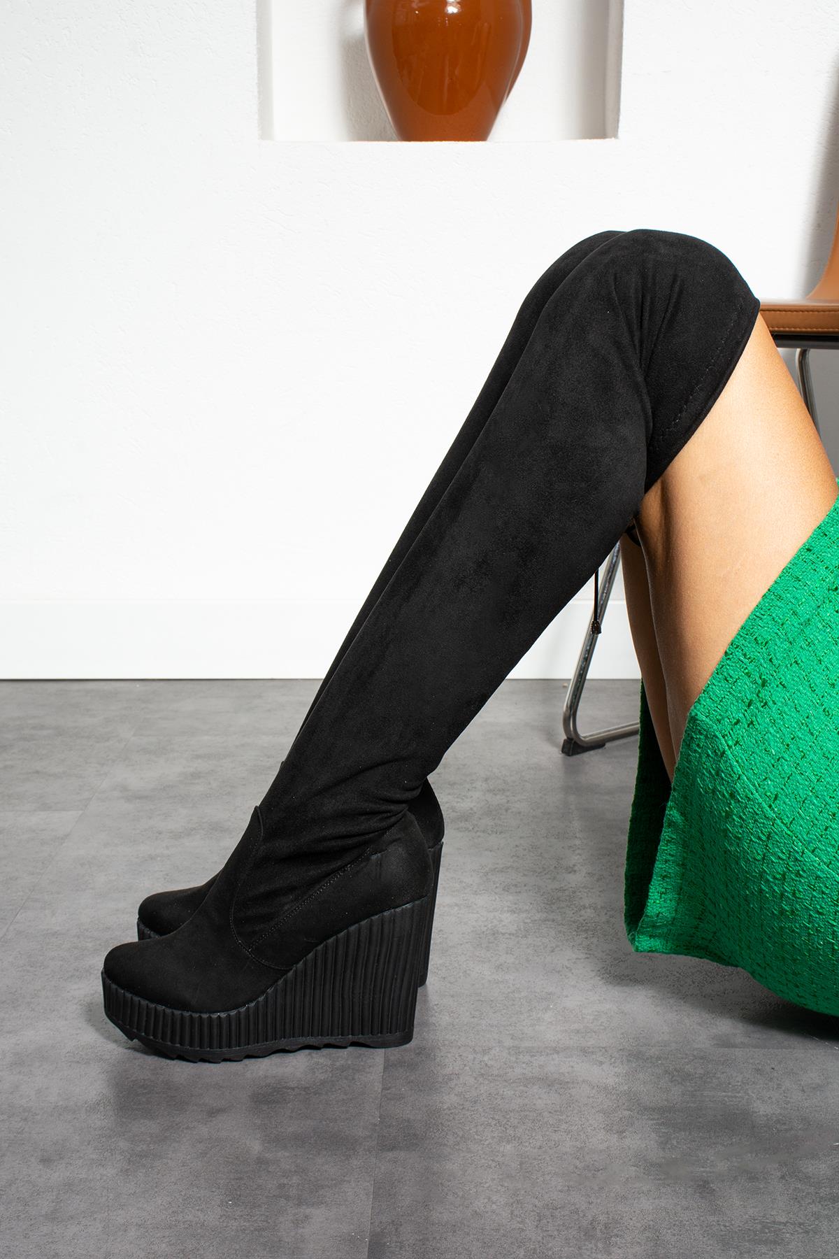Armazil Siyah Dolgu Topuklu Süet Çizme
