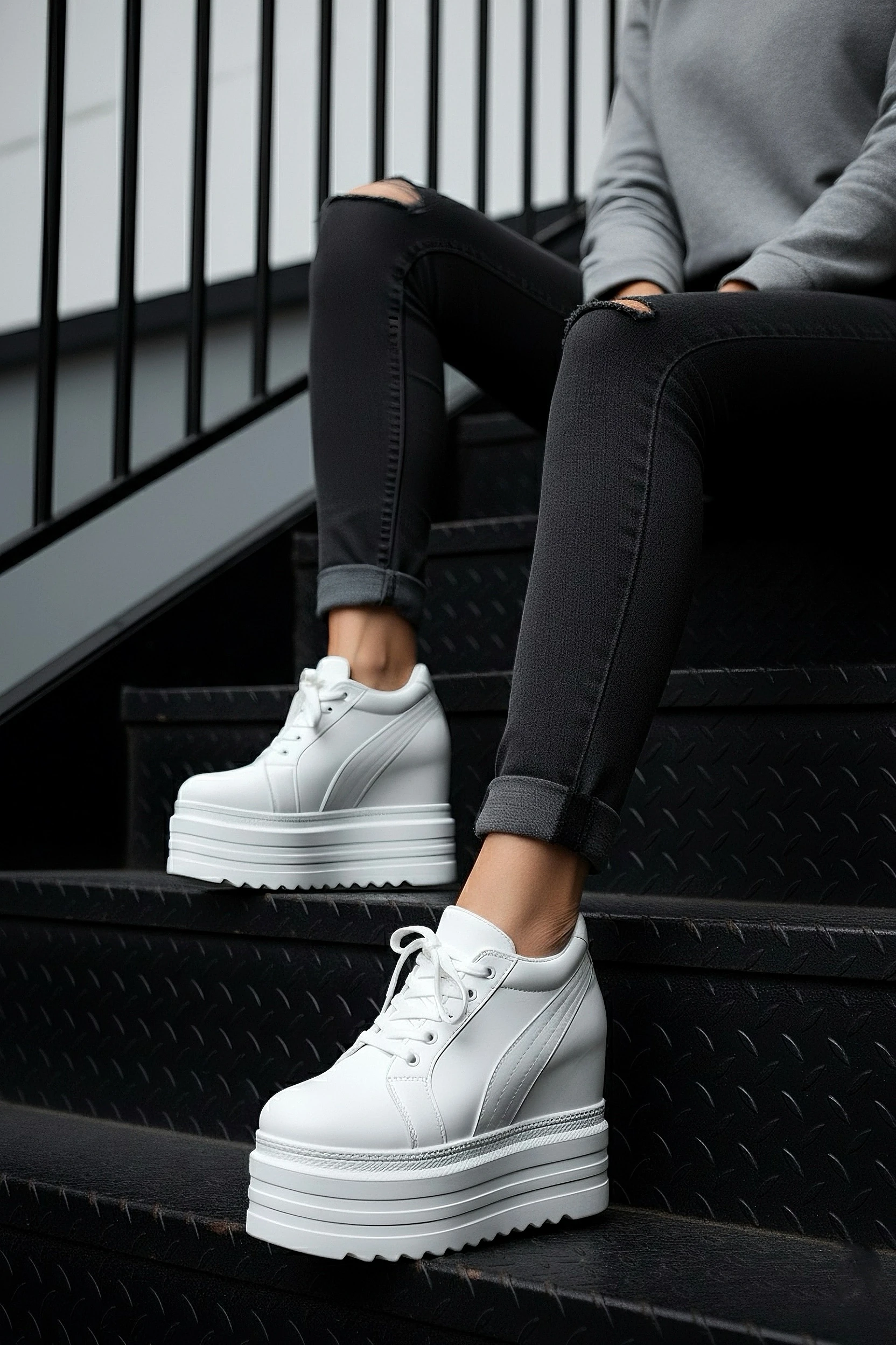 Vilveri Beyaz Gizli Topuklu Spor Ayakkabı