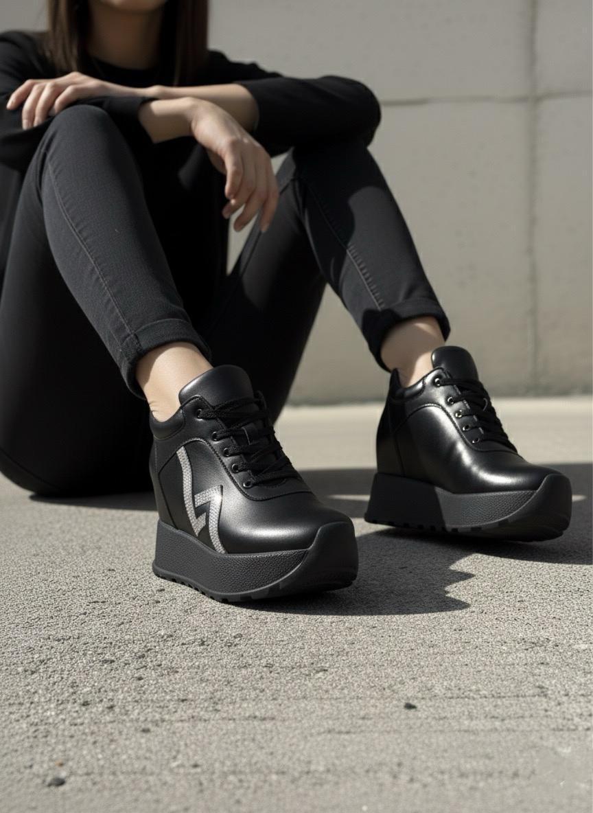 Modanizm Velenia Deri Siyah Gizli Topuklu Spor Ayakkabı