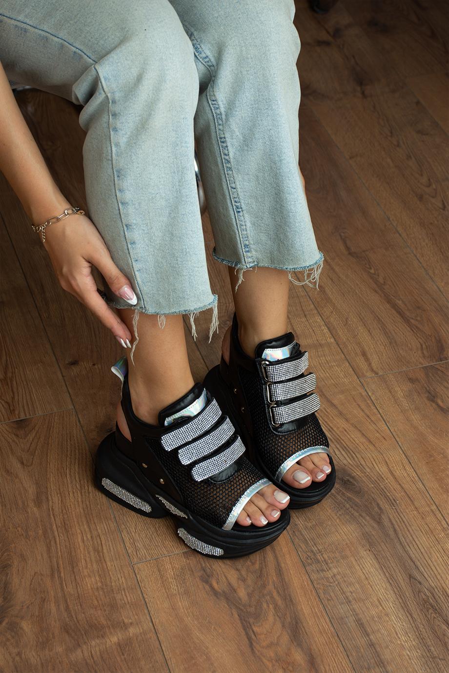 Modanizm Zagred Dolgu Topuklu Siyah Spor Sandalet