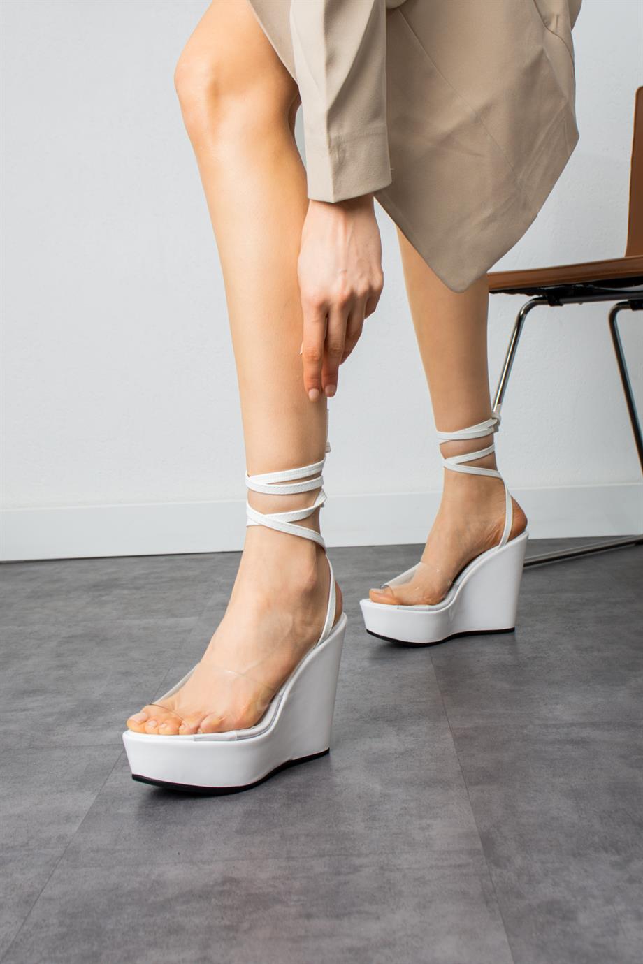 Modanizm Cae Beyaz Dolgu Topuklu Sandalet
