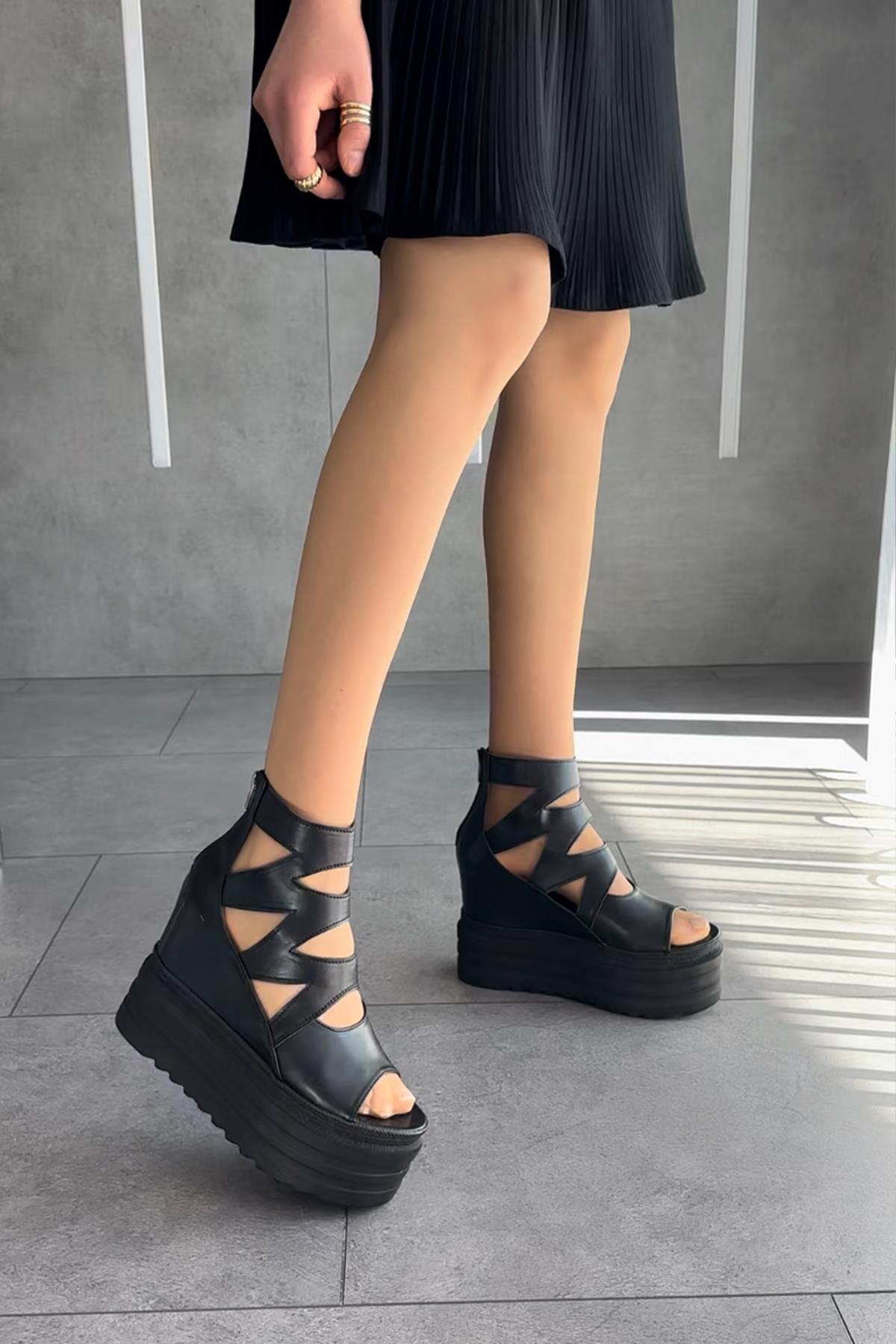 Modanizm Sanx Siyah Dolgu Topuklu Sandalet