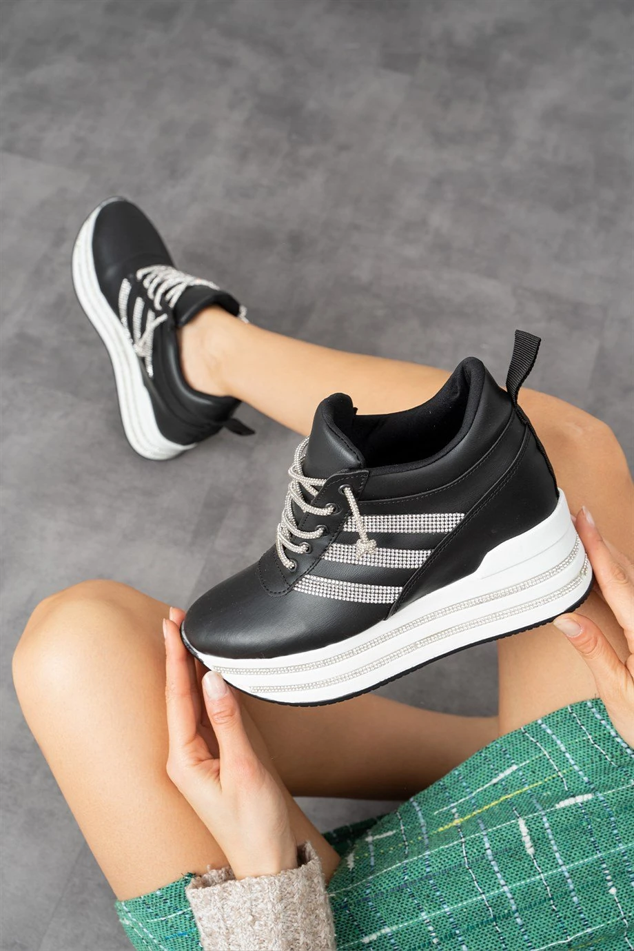 Modanizm Luvena Taş Detaylı Deri Gizli Topuklu Spor Ayakkabı