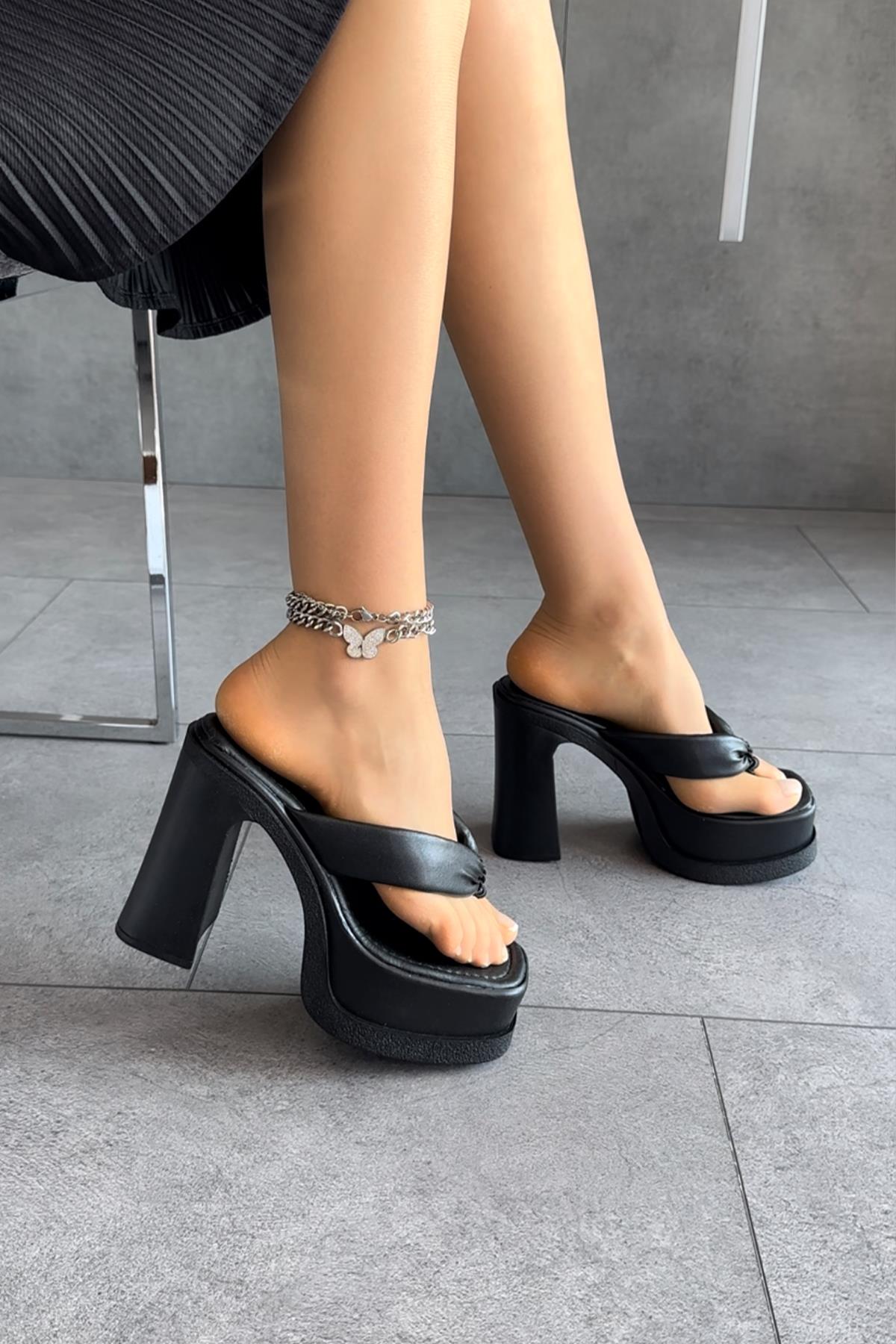 Modanizm Beck Siyah Topuklu Terlik
