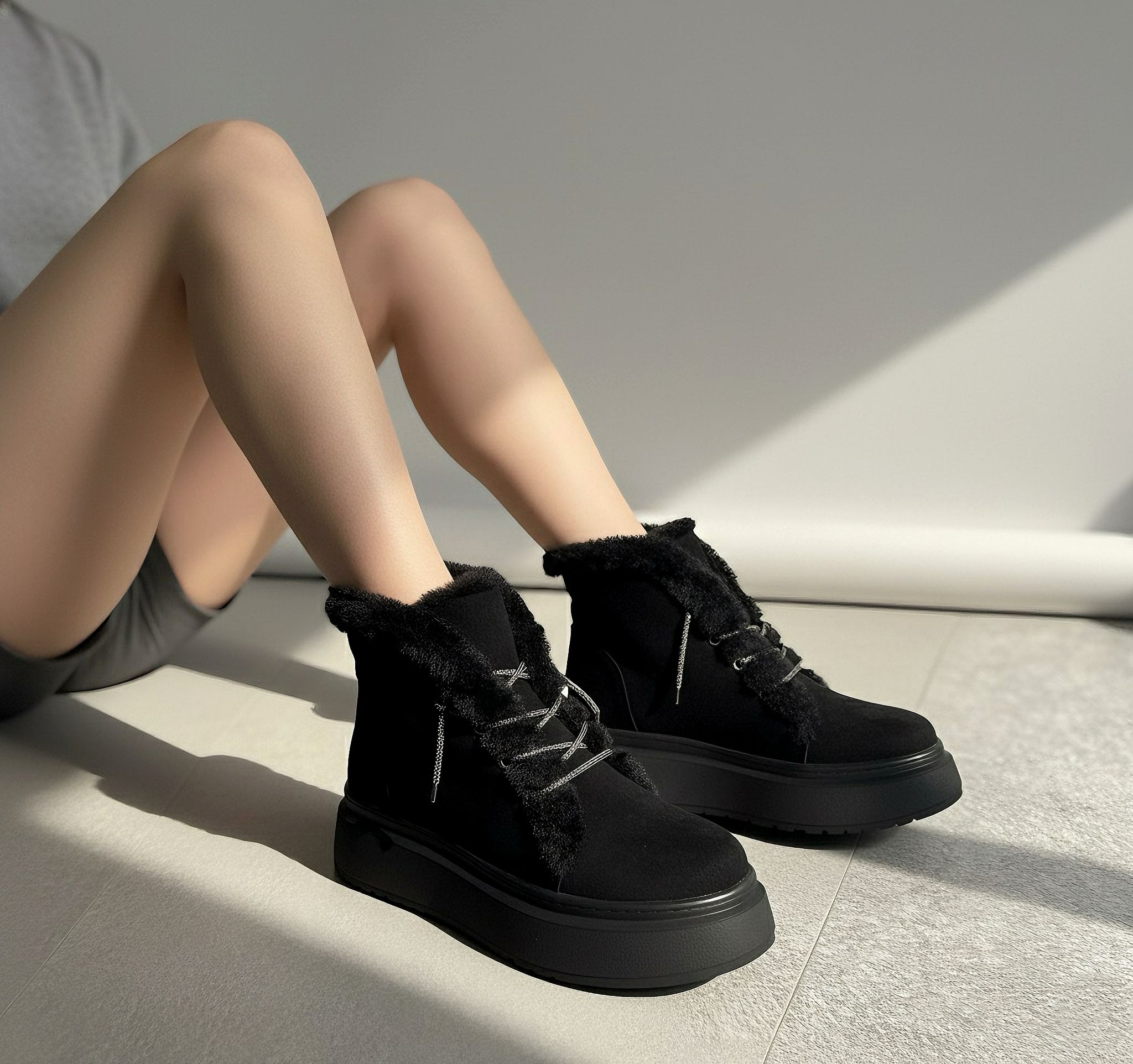 Modanizm Lesvyn Siyah Dolgu Topuklu Bot