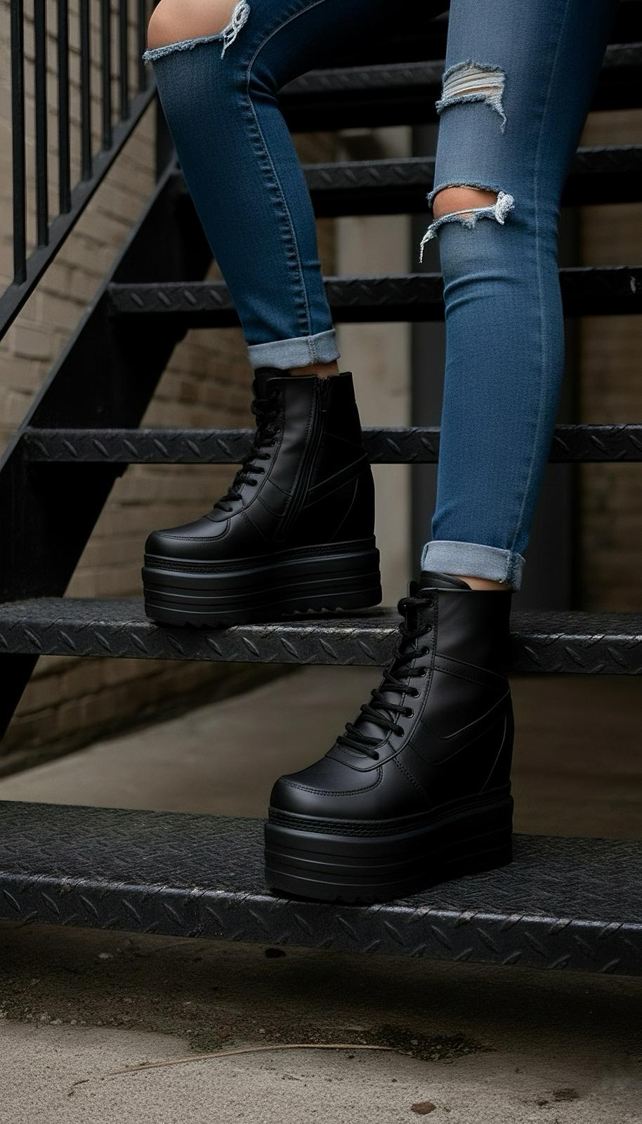 Arvra Siyah Dolgu Topuklu Spor Bot