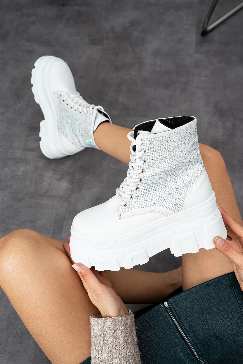 Modanizm Mia Dolgu Topuklu Beyaz Deri Bot