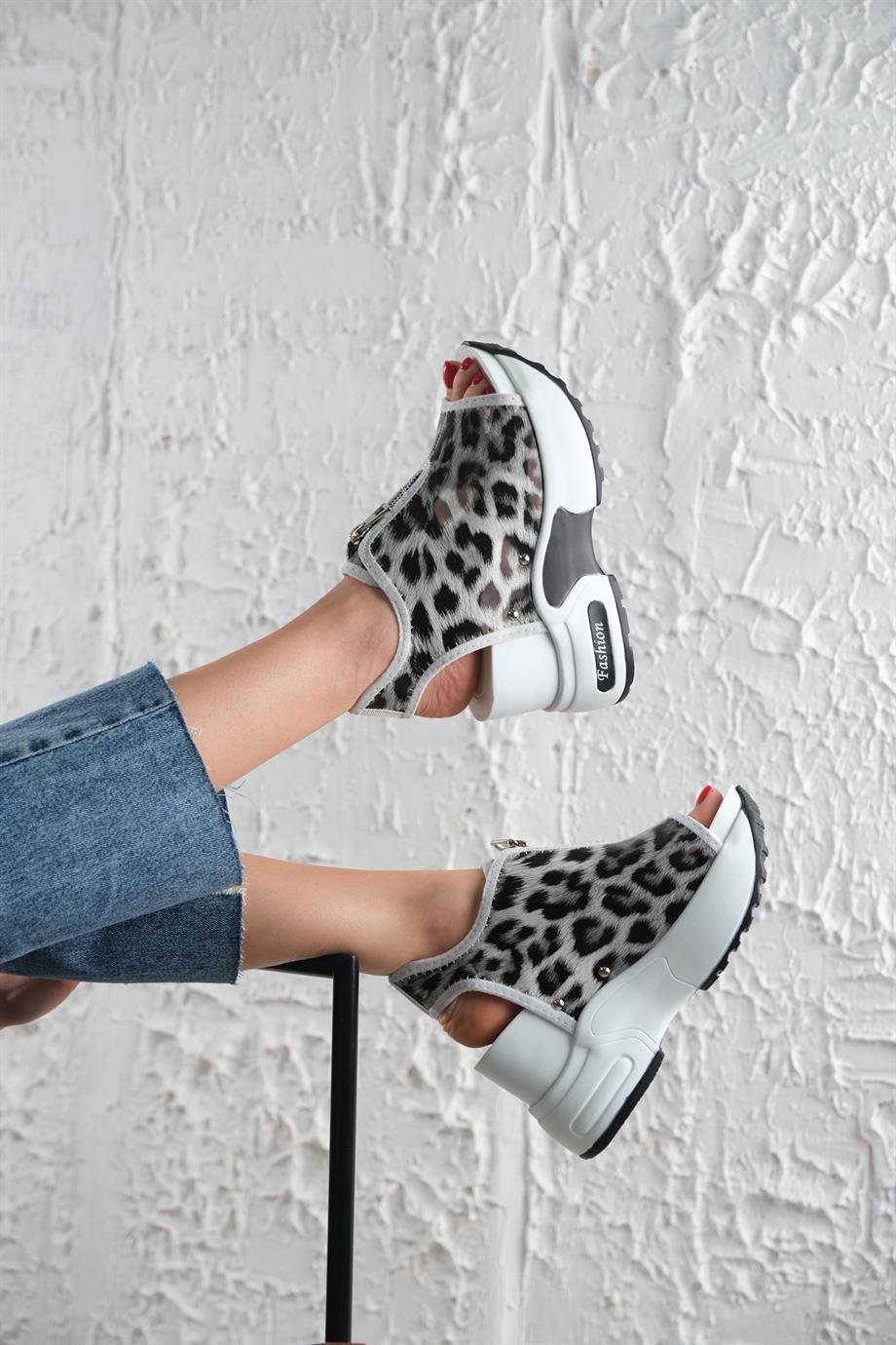 Modanizm Falb Zebra Desenli Spor Sandalet