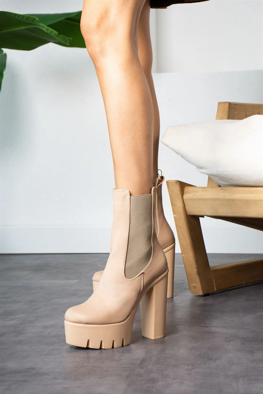 Liliana Krem Topuklu Deri Bot