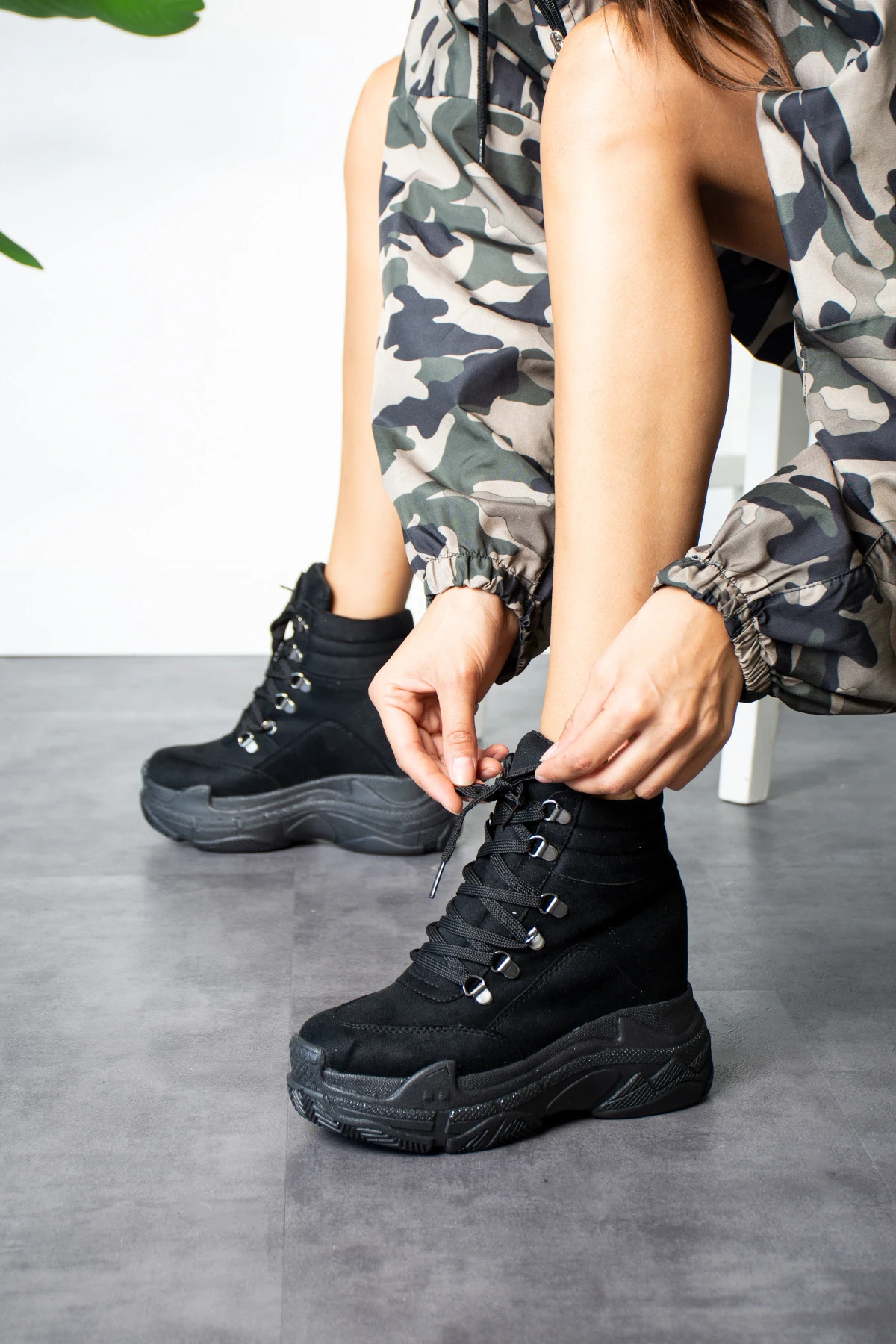 Christina Siyah Gizli Topuklu Süet Bot