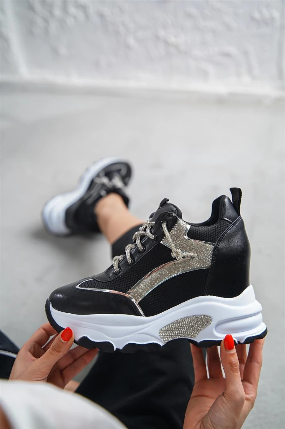 Modanizm Aron Gizli Topuklu Siyah Spor Ayakkabı