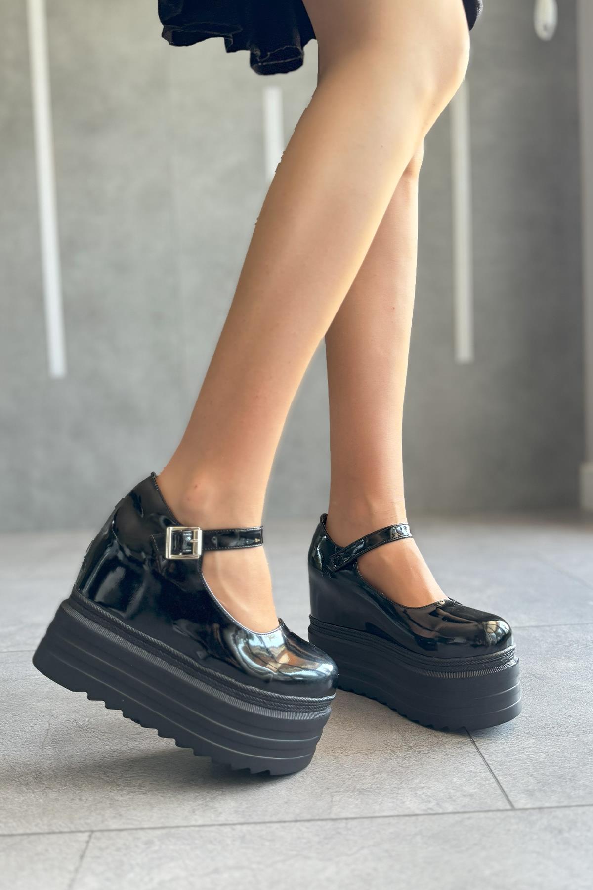 Modanizm Poxy Siyah Rugan Sandalet