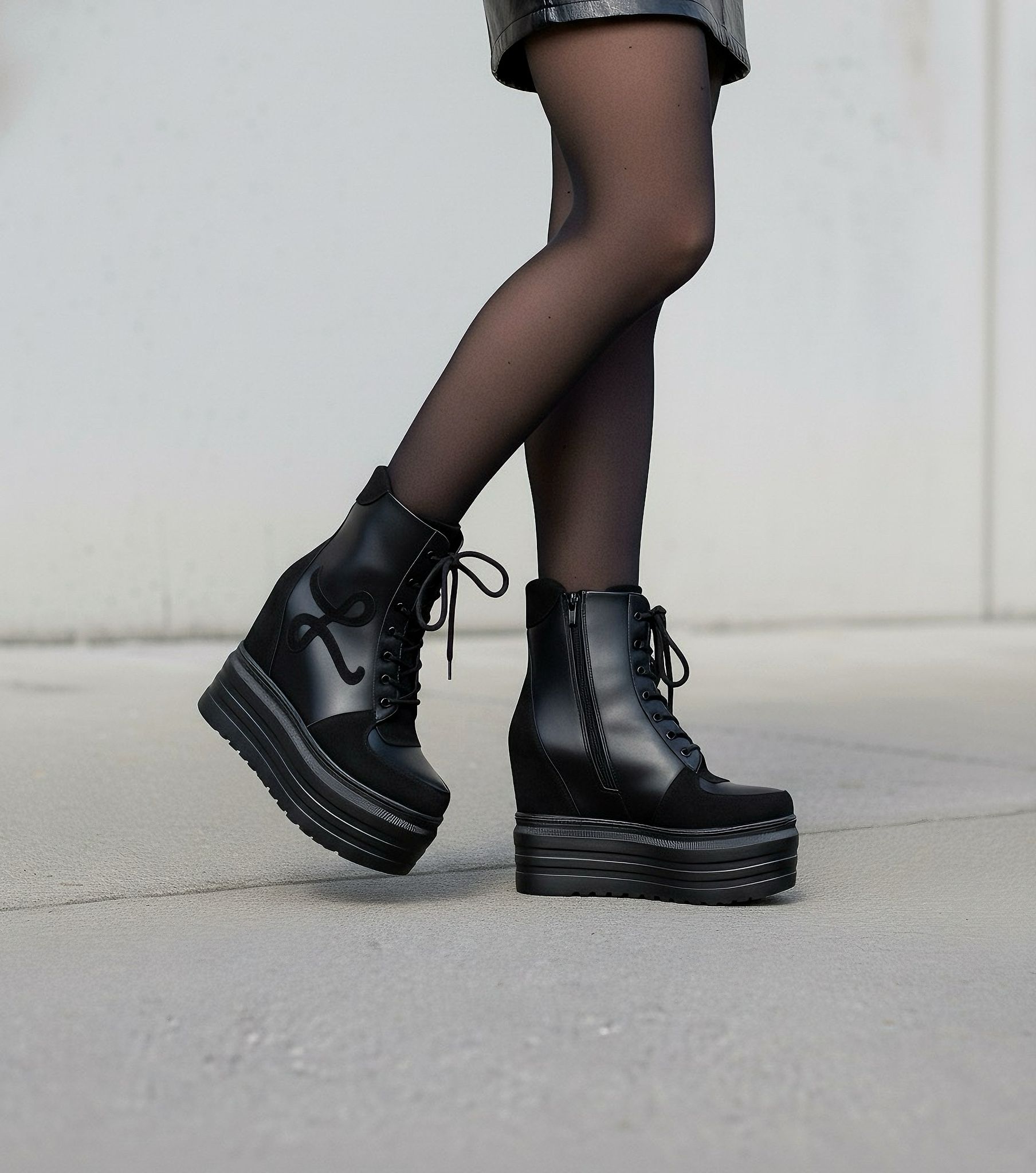 Civora Siyah Dolgu Topuklu Spor Bot