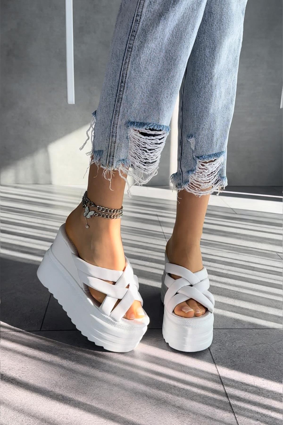 Modanizm Mya Beyaz Dolgu Topuklu Terlik