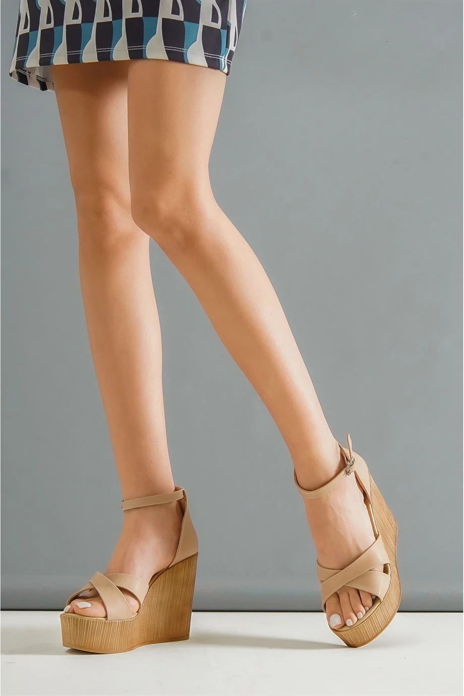 Alysia Dolgu Topuklu Krem Sandalet