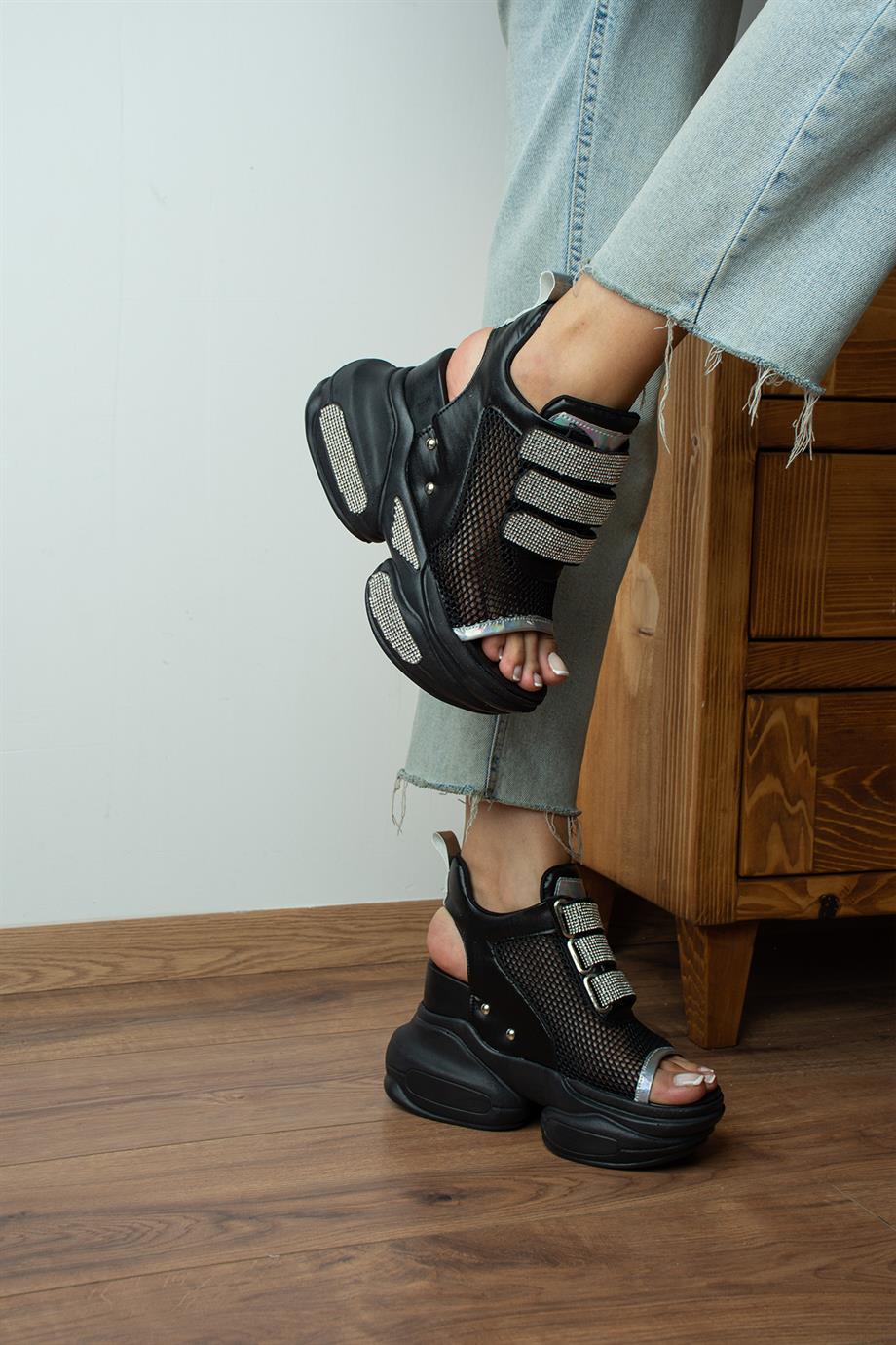 Modanizm Zagred Dolgu Topuklu Siyah Spor Sandalet