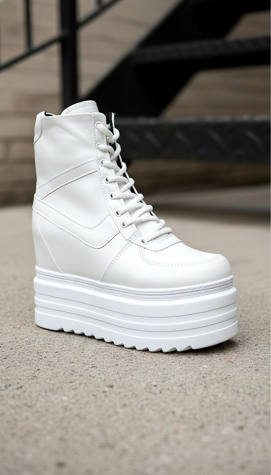 Arvra Beyaz Dolgu Topuklu Spor Bot