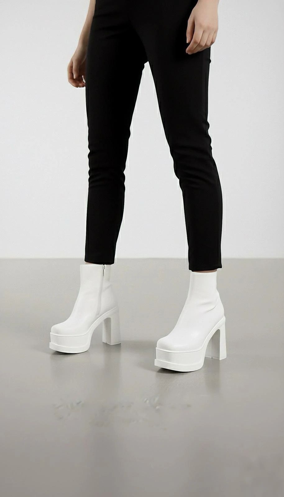 Modanizm Marvine Dolgu Beyaz Deri Topuklu Bot