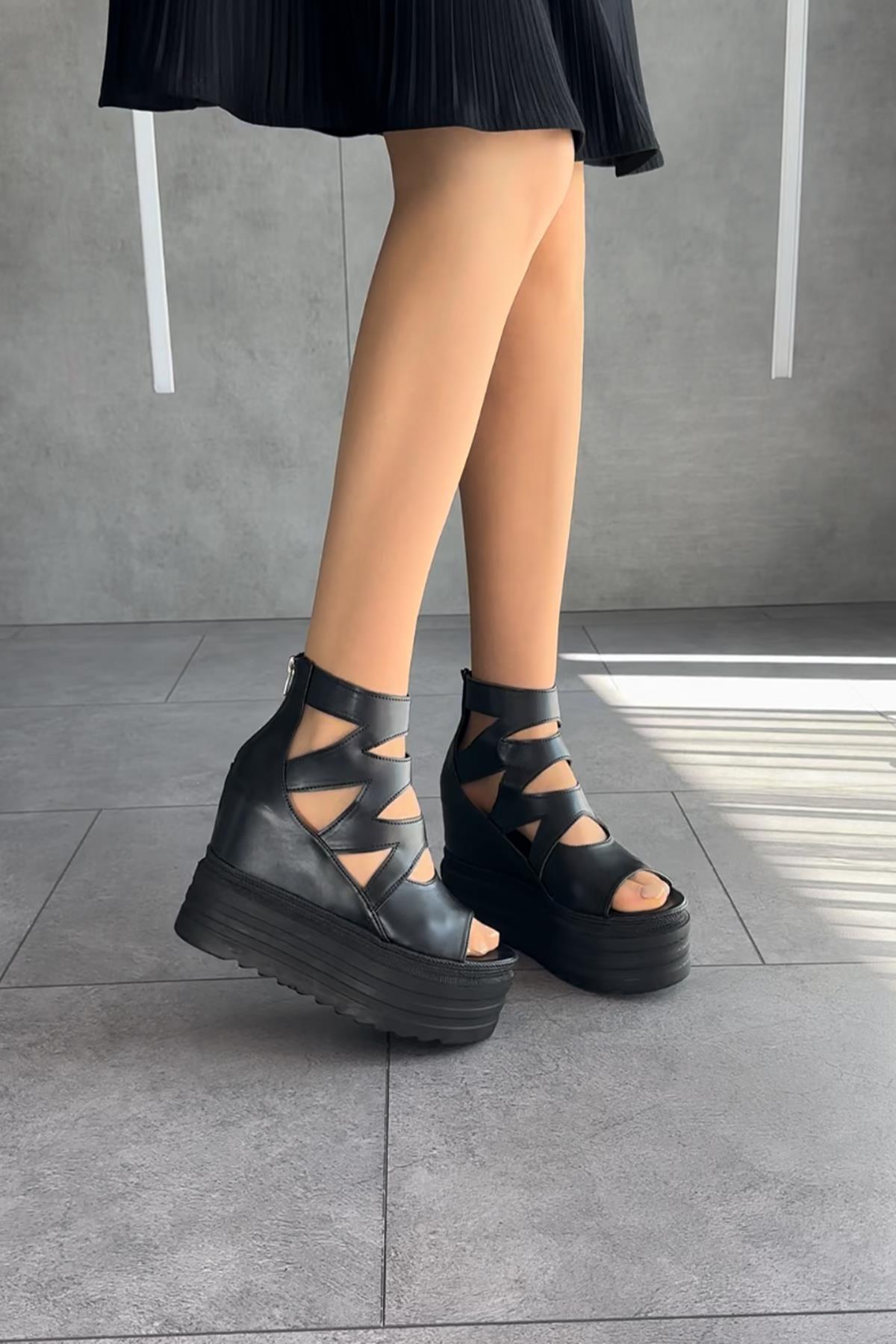 Modanizm Sanx Siyah Dolgu Topuklu Sandalet