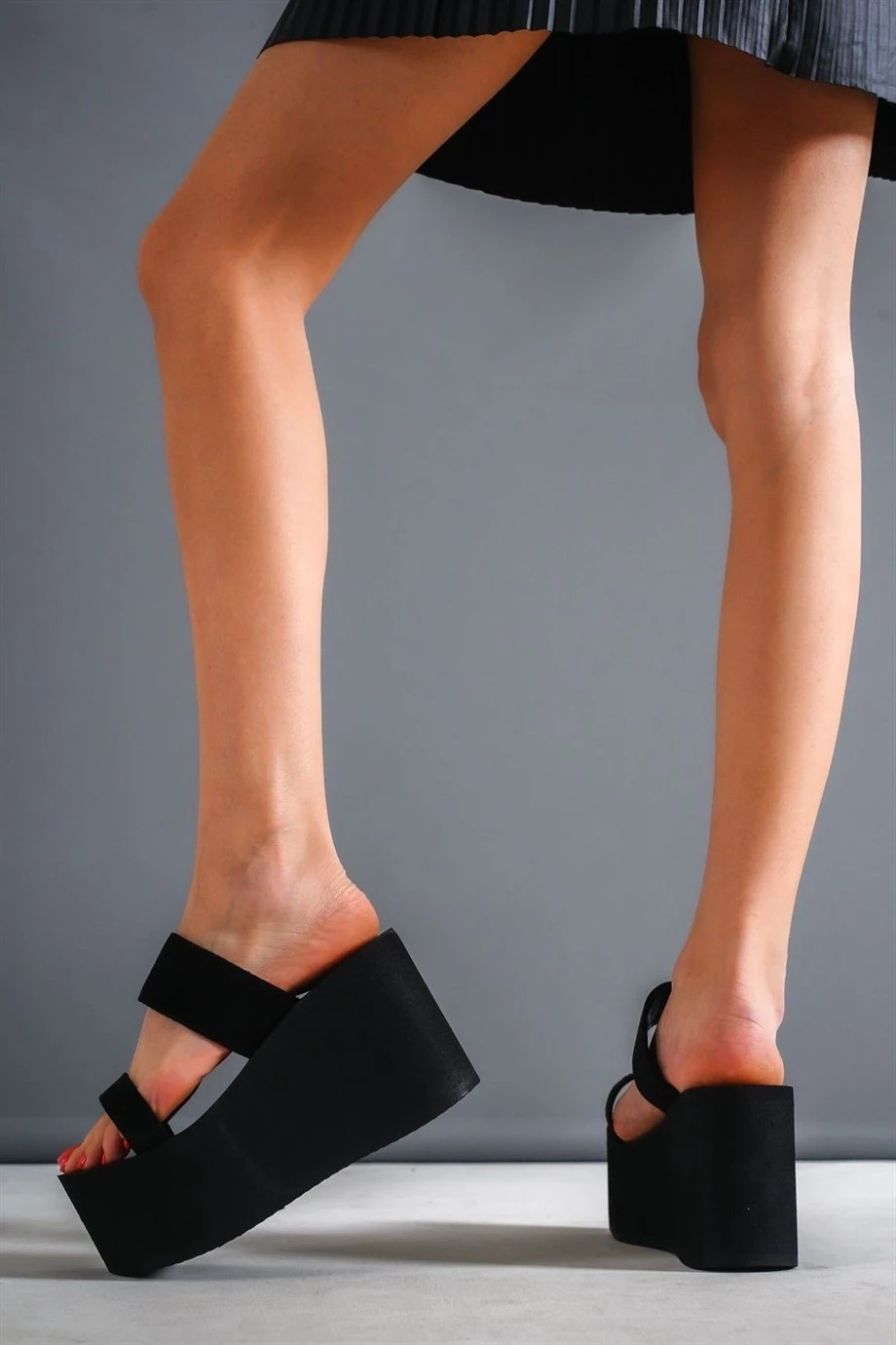 ShineStar Dolgu Topuklu Bantlı Plaj Terliği