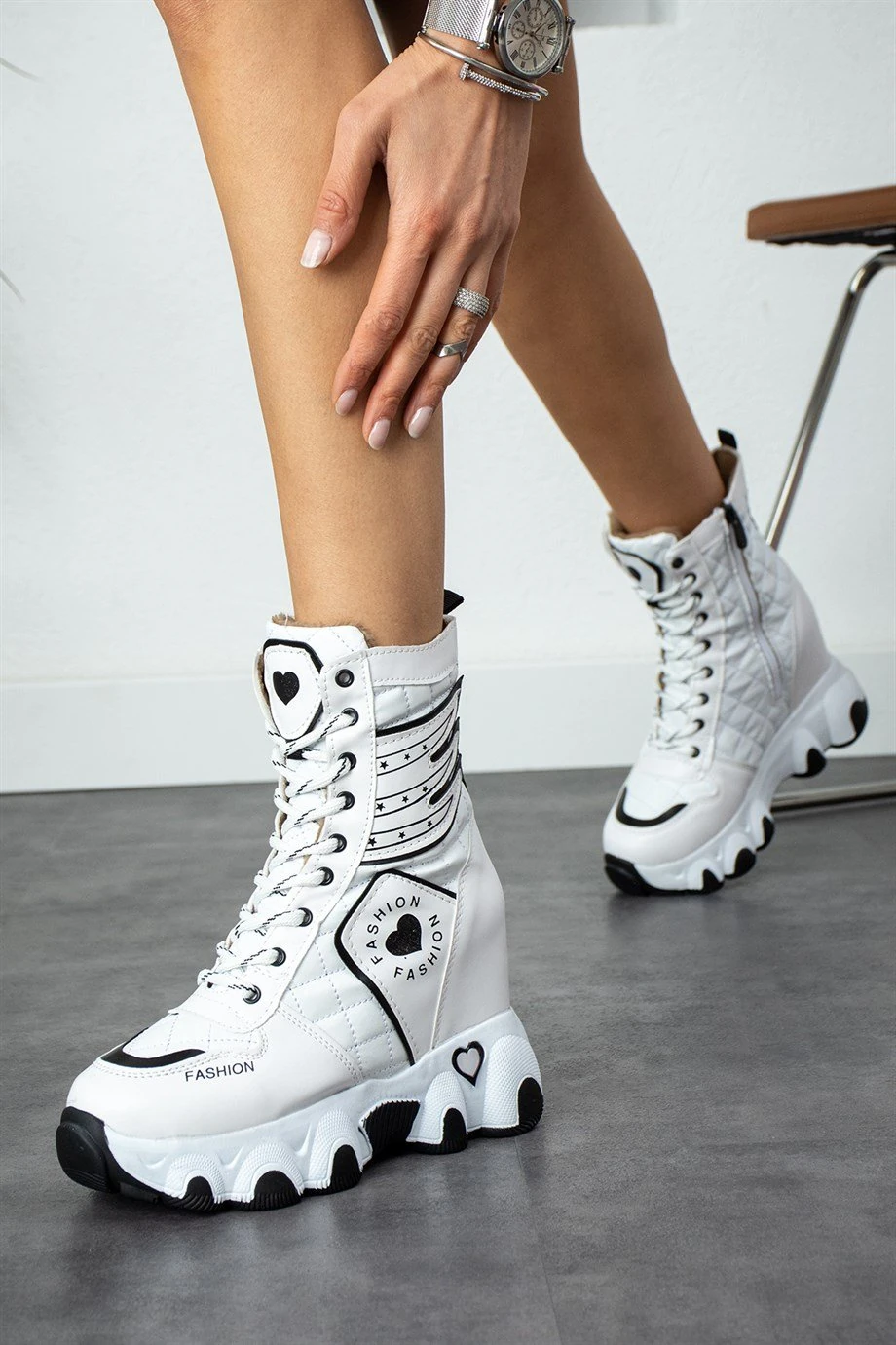 Modanizm Woddy Dolgu Beyaz Deri Topuklu Bot