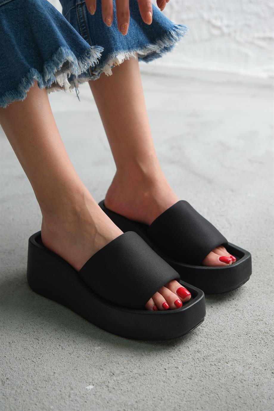 Modanizm Sanadora Dolgu Spor Siyah Terlik