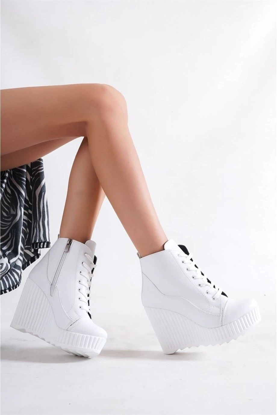 Stacy Beyaz Dolgu Topuklu Bot