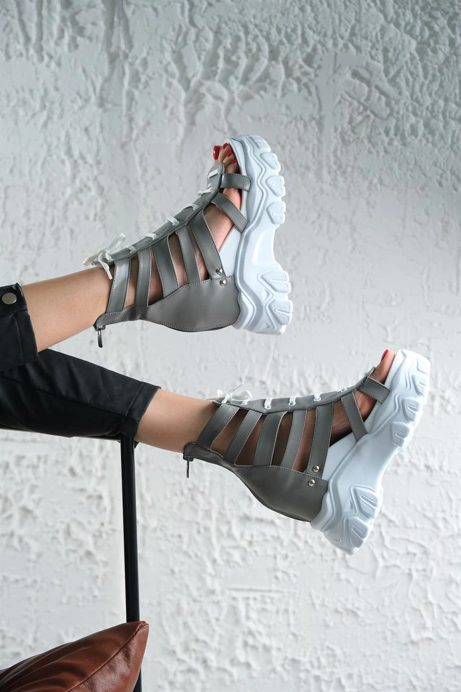 Modanizm Tweety Dolgu Topuklu Gri Sandalet