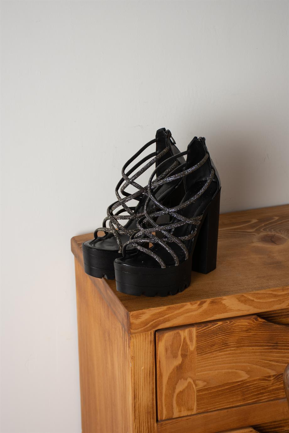 Modanizm Ronky Siyah Topuklu Ayakkabı