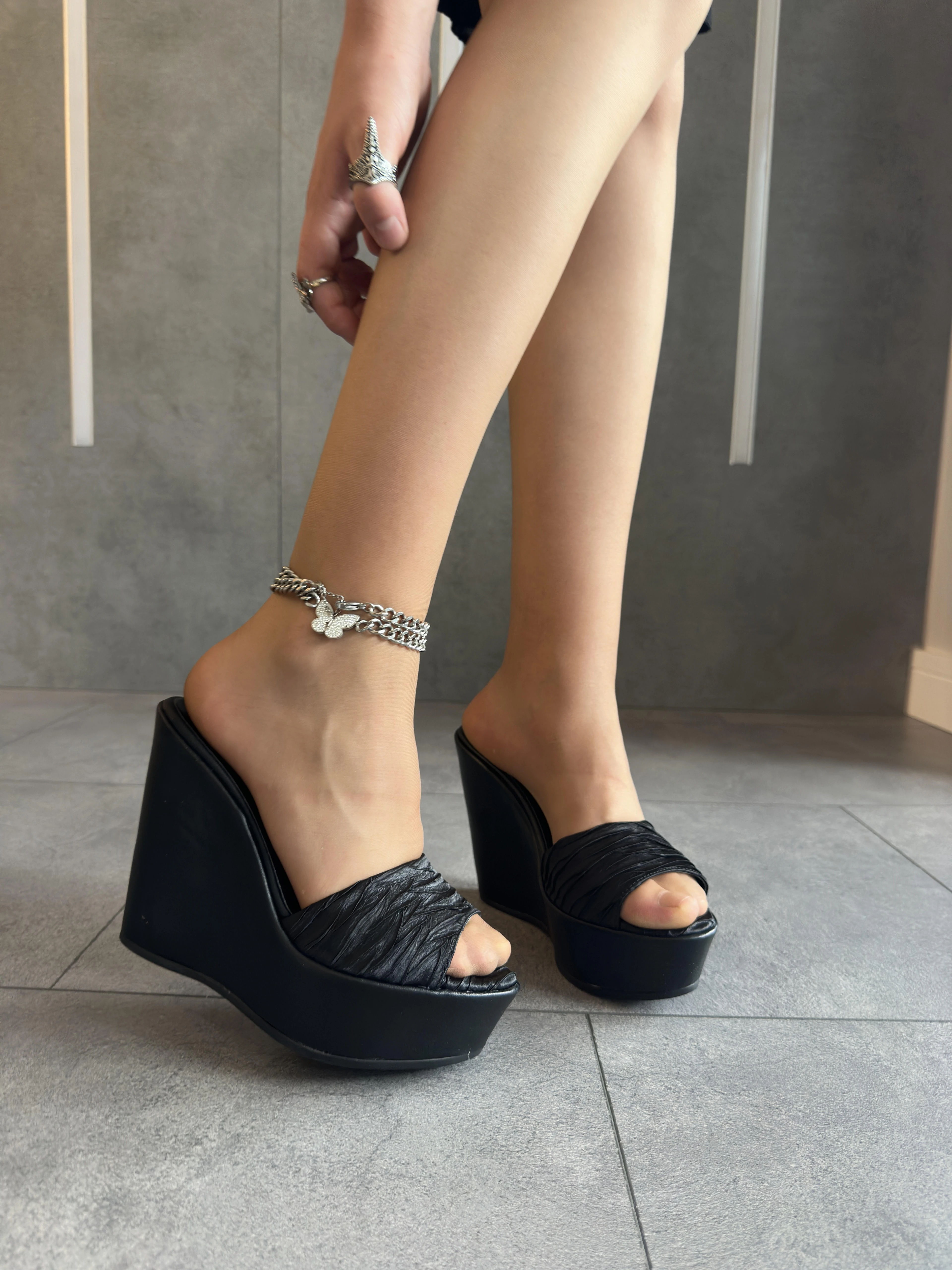 Modanizm Malva Siyah Dolgu Topuklu Terlik