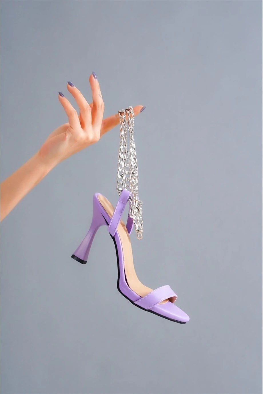 Daisy Zincirli Lila Topuklu Ayakkabı
