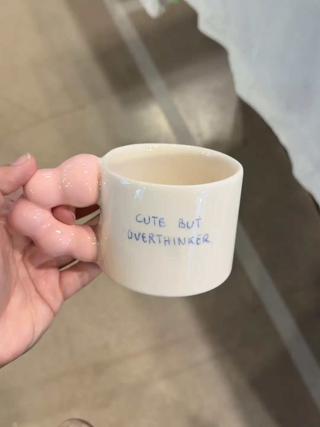 Cute But Overthinker Boncuk Kulplu Kupa (Özelleştirilebilir)