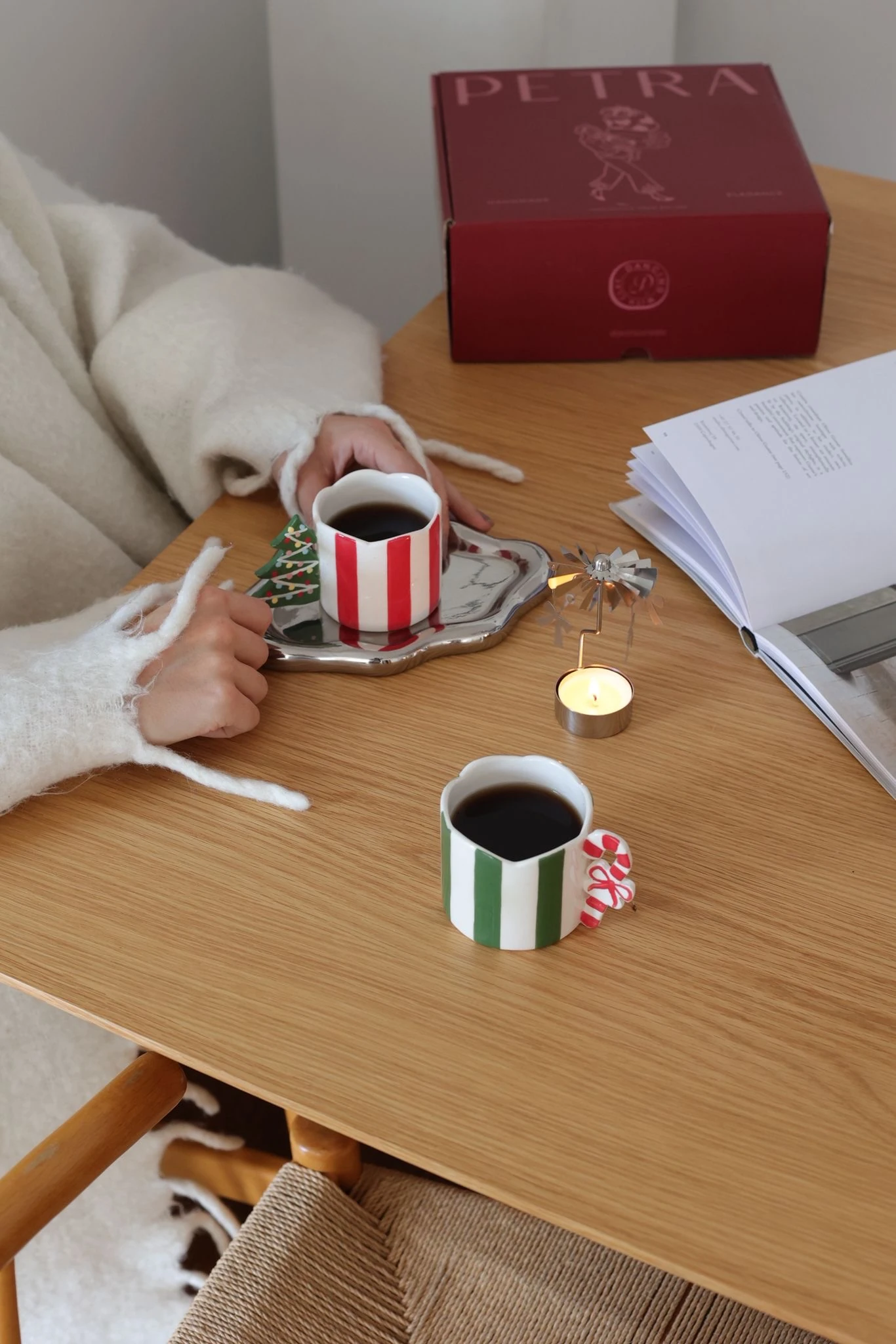 Çam ve Baston Kulplu Çizgili Kupa Seti