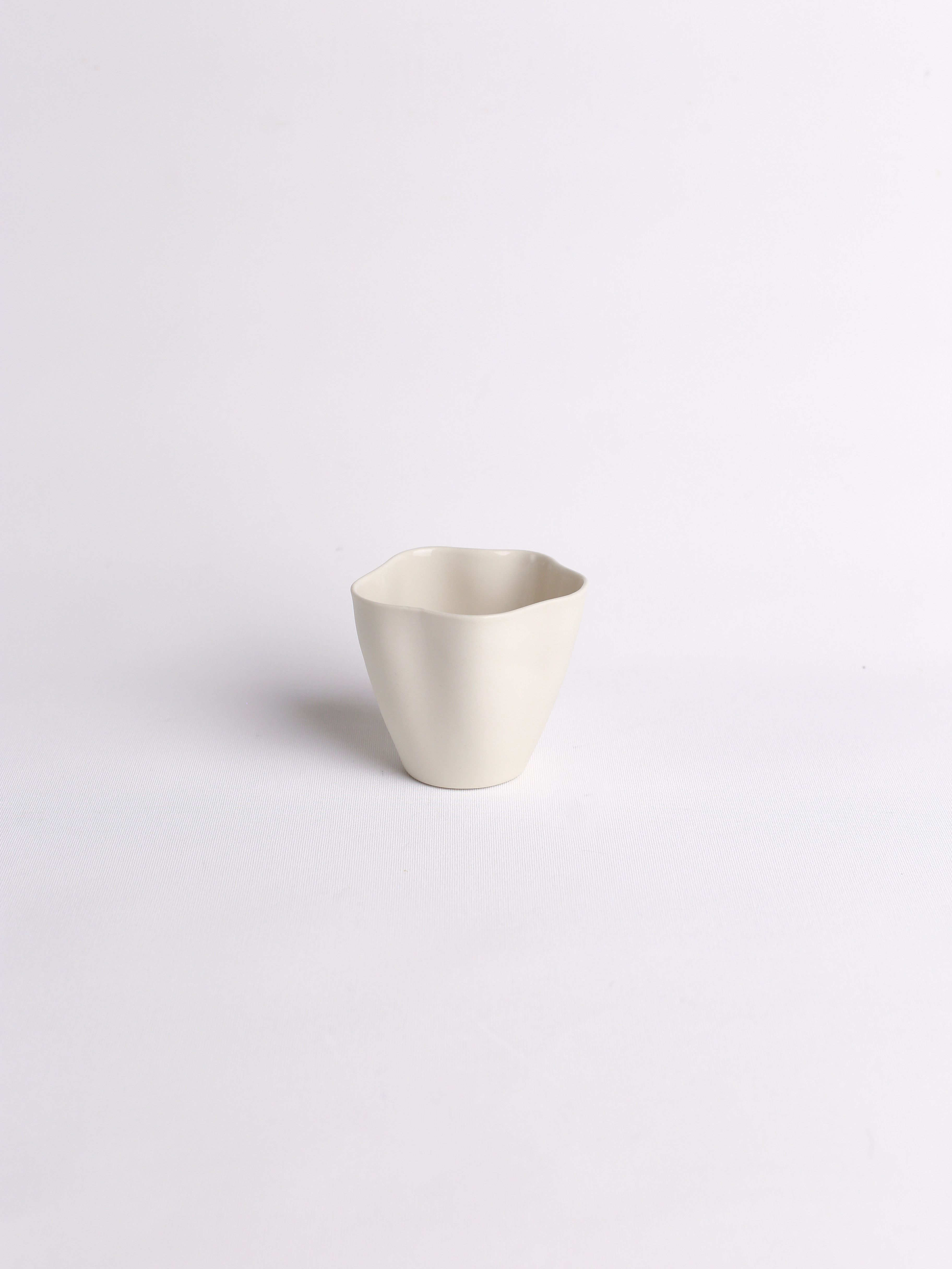 Bloom- Midi Mug - white