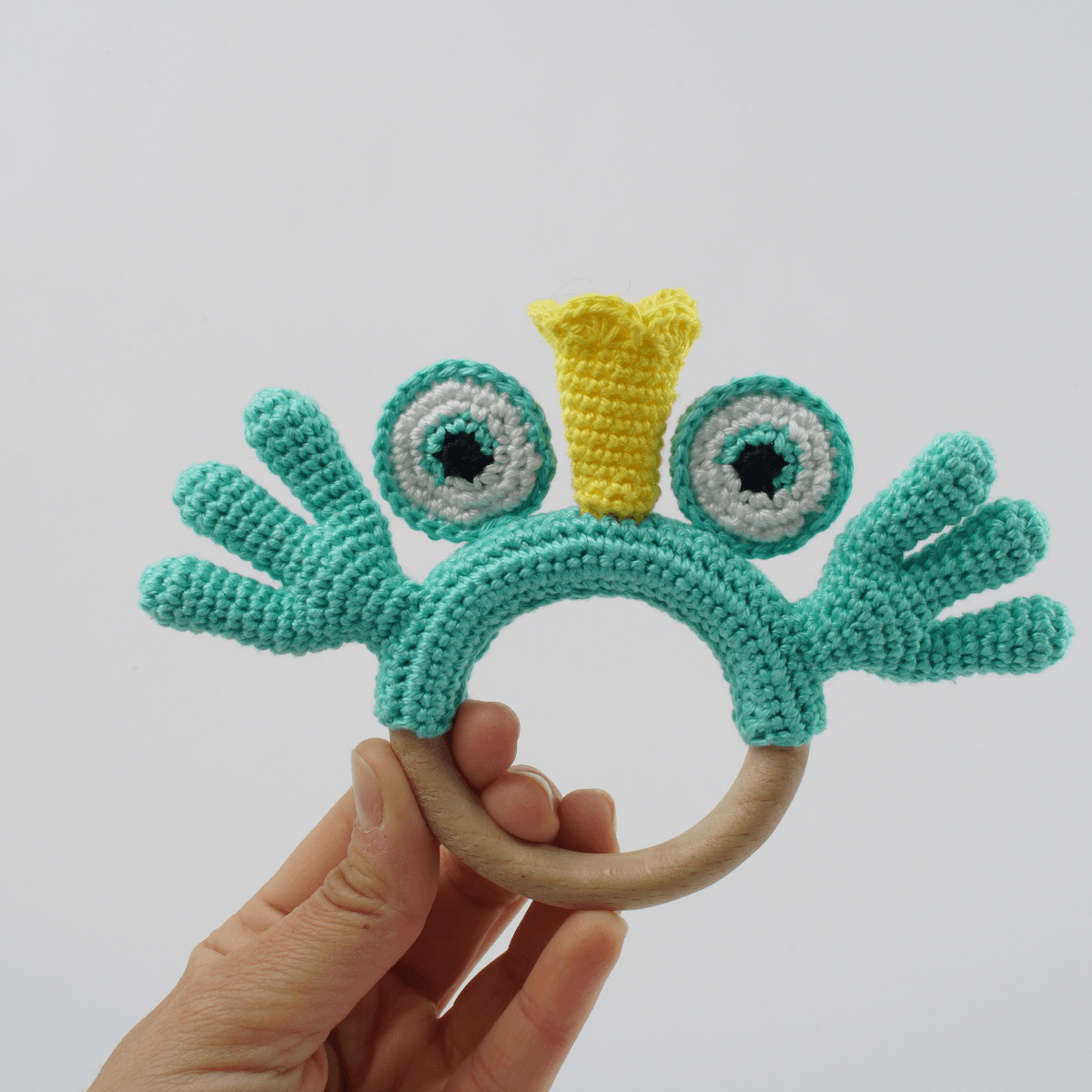 Yenidoğan Natural Bebek Amigurumi Hediyelik Set Yeşil Kurbağa Diş Kaşıyıcı, Patik ve Müslin Seti
