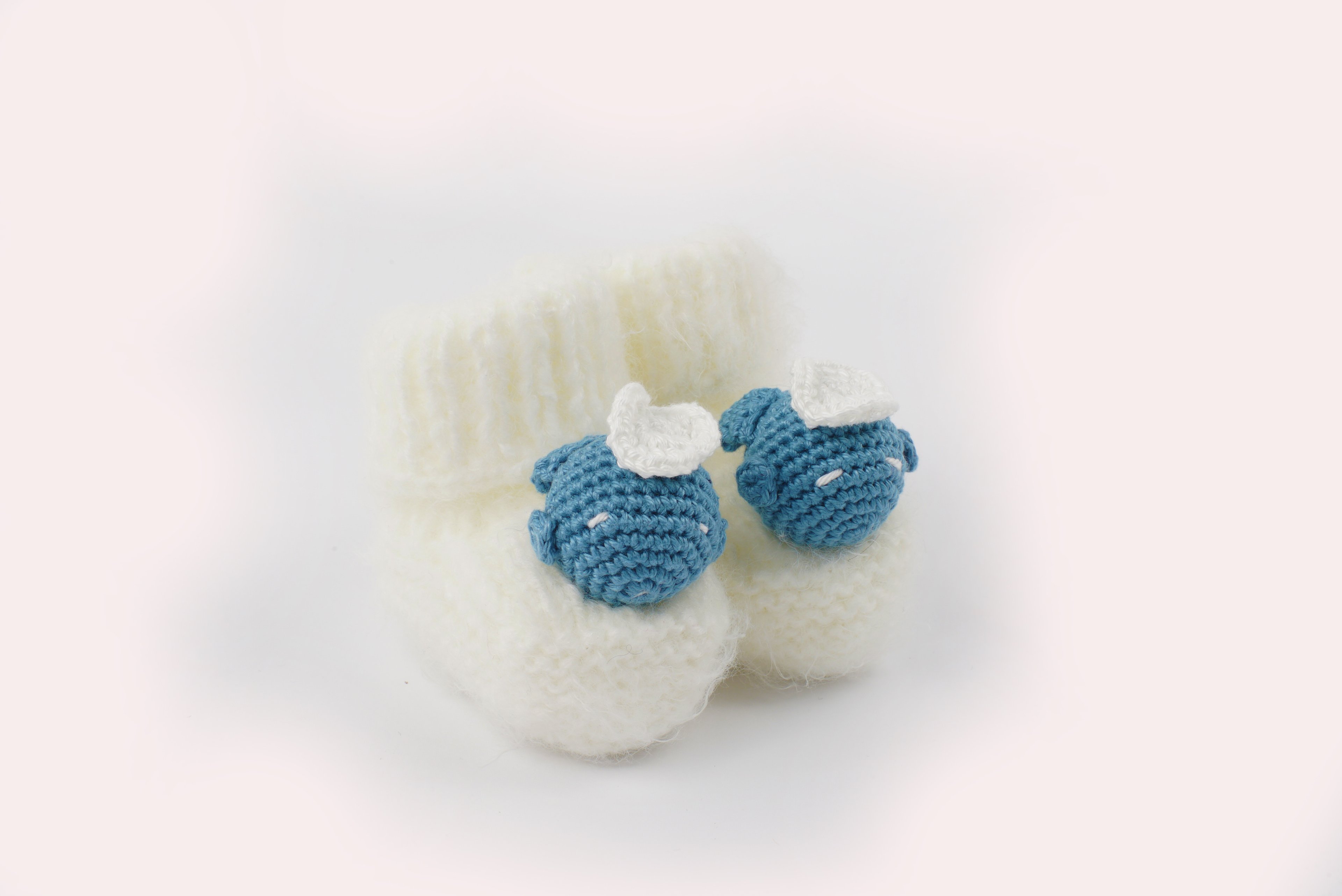 Yenidoğan Natural Bebek Amigurumi Hediyelik Set Mavi Balina Diş Kaşıyıcılı Uyku Arkadaşı, Bilezik ve Patik Seti