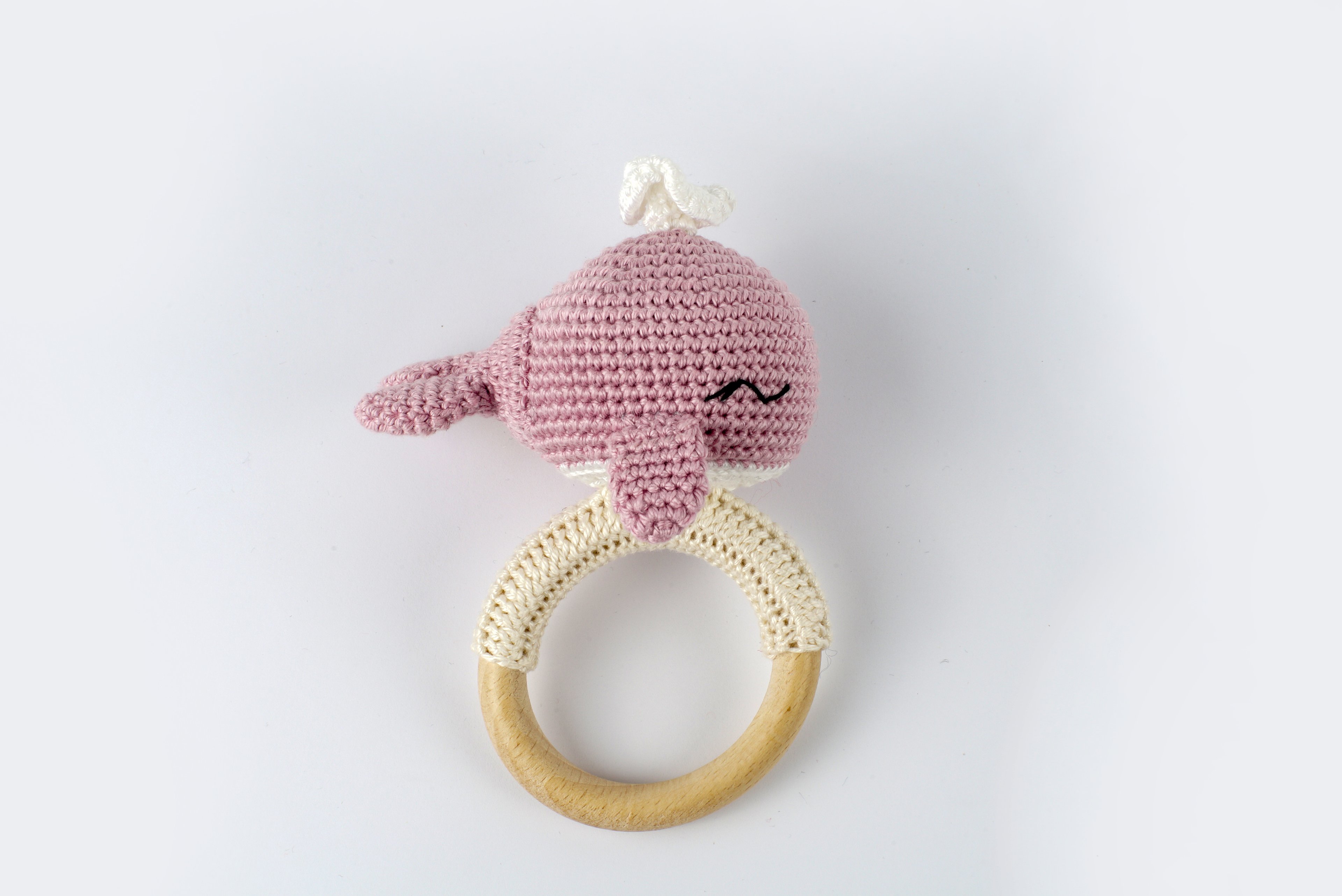 Yenidoğan Natural Bebek Amigurumi Hediyelik Set Pembe Balina Diş Kaşıyıcılı Uyku Arkadaşı, Bilezik ve Patik Seti