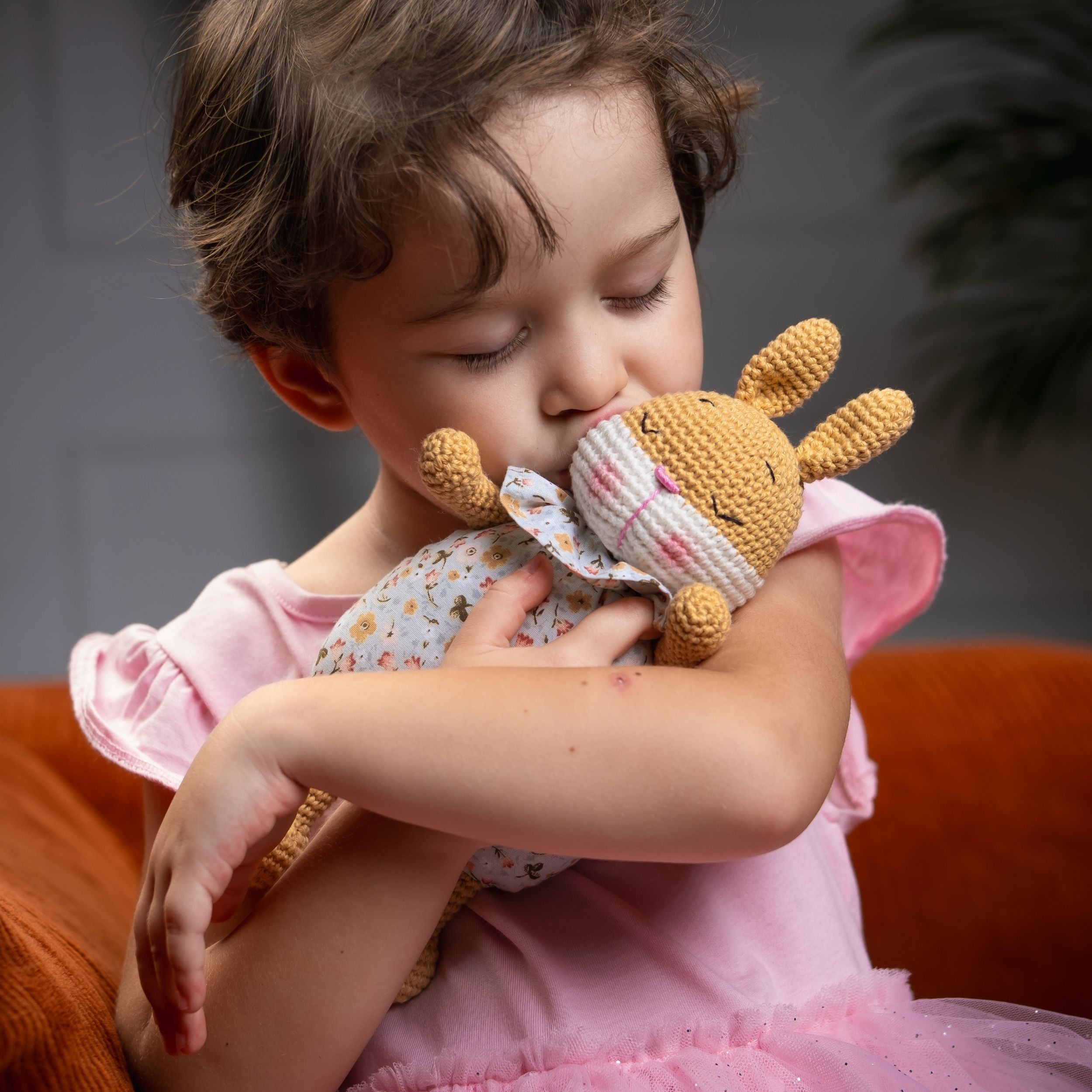 Amigurumi Örgü Bebek Çocuk Oyun ve Uyku Arkadaşı Tavşan Lui
